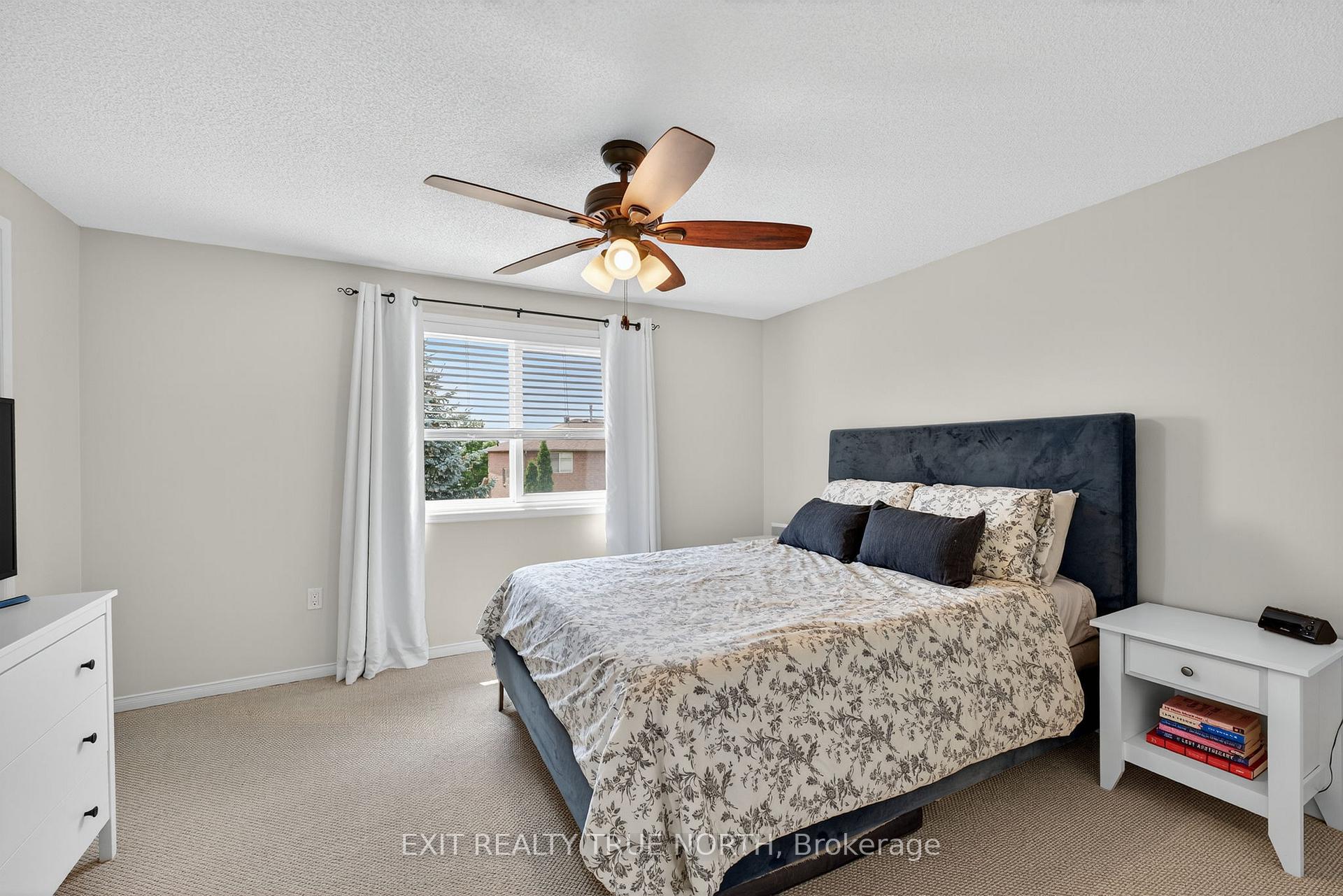 Photo 12 of 28 Lee Crescent, Barrie, Holly — HOMEH