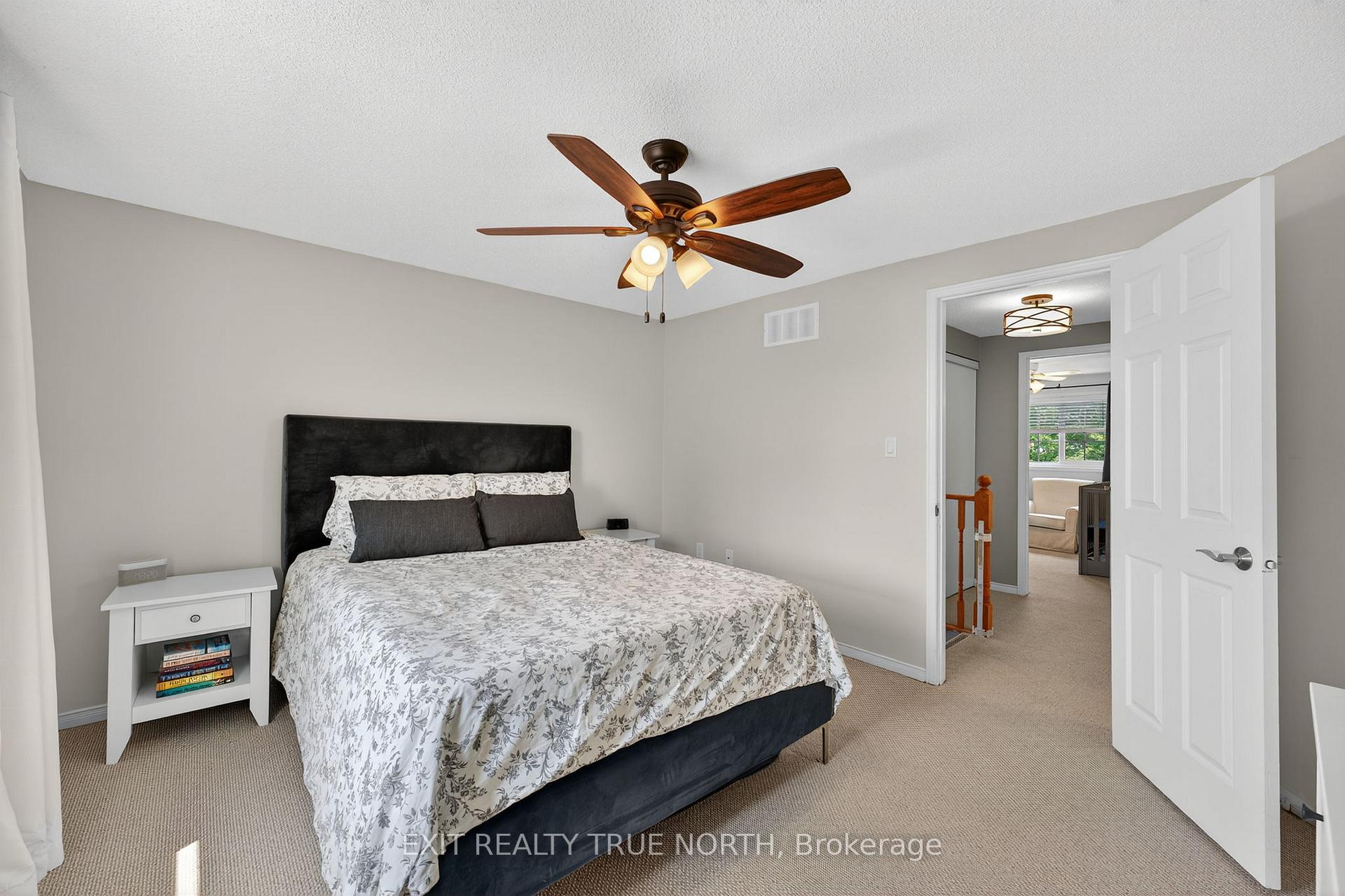Photo 16 of 28 Lee Crescent, Barrie, Holly — HOMEH
