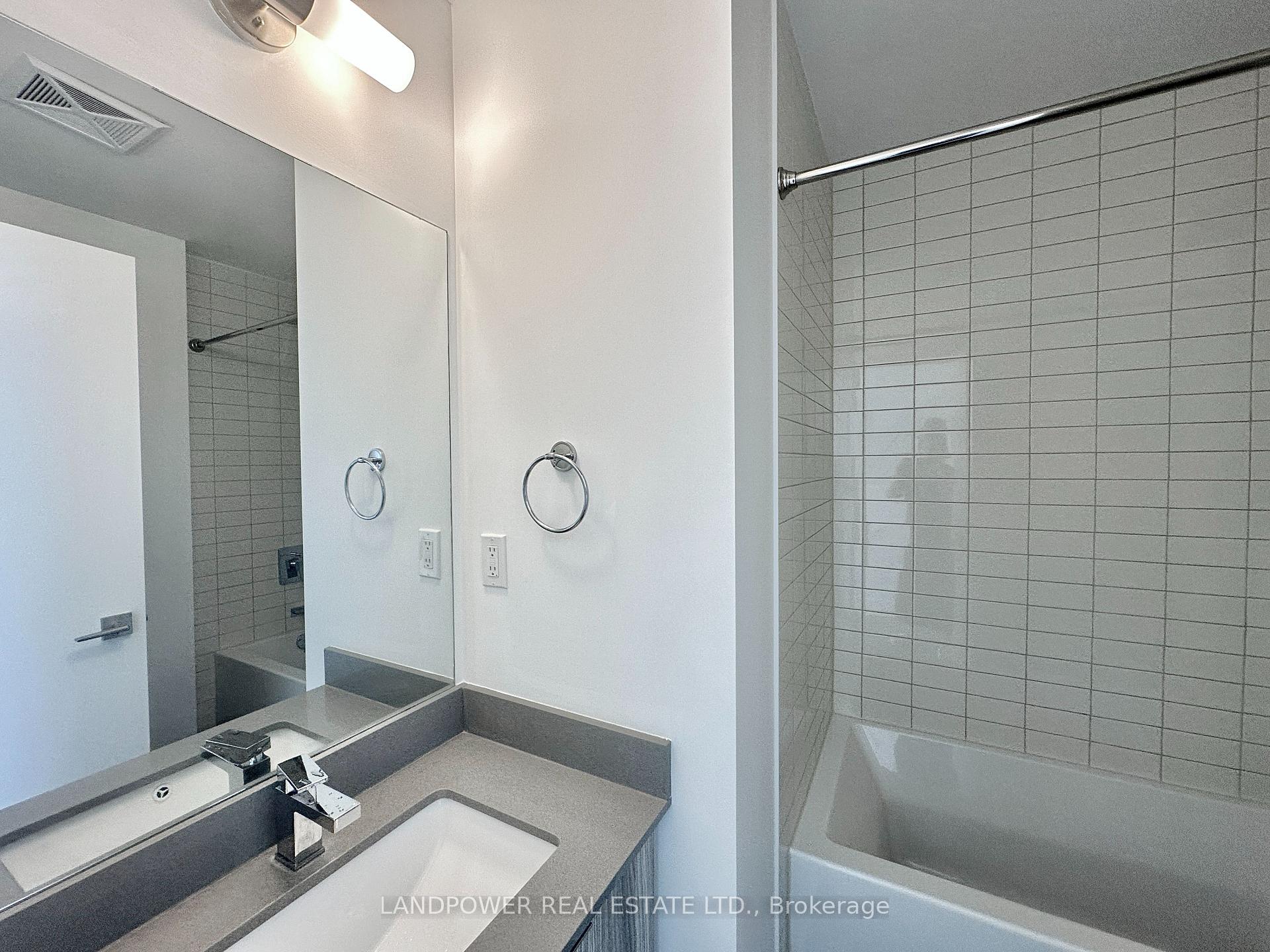 Photo 9 of Unit 3308, 2908 Highway 7 Road, Vaughan, Concord — HOMEH
