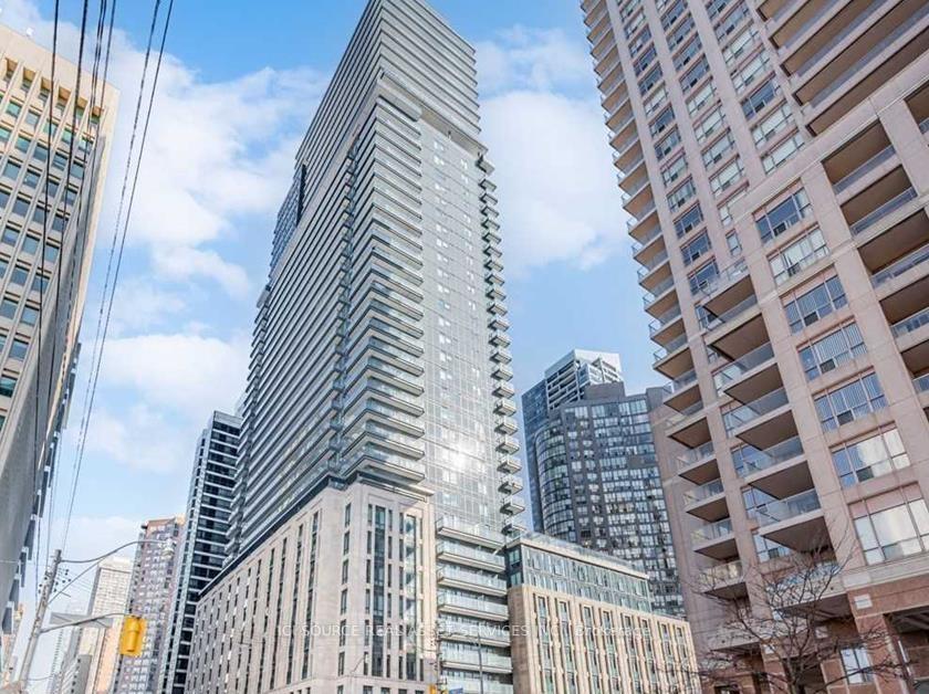 Front of Unit 611, 955 Bay Street