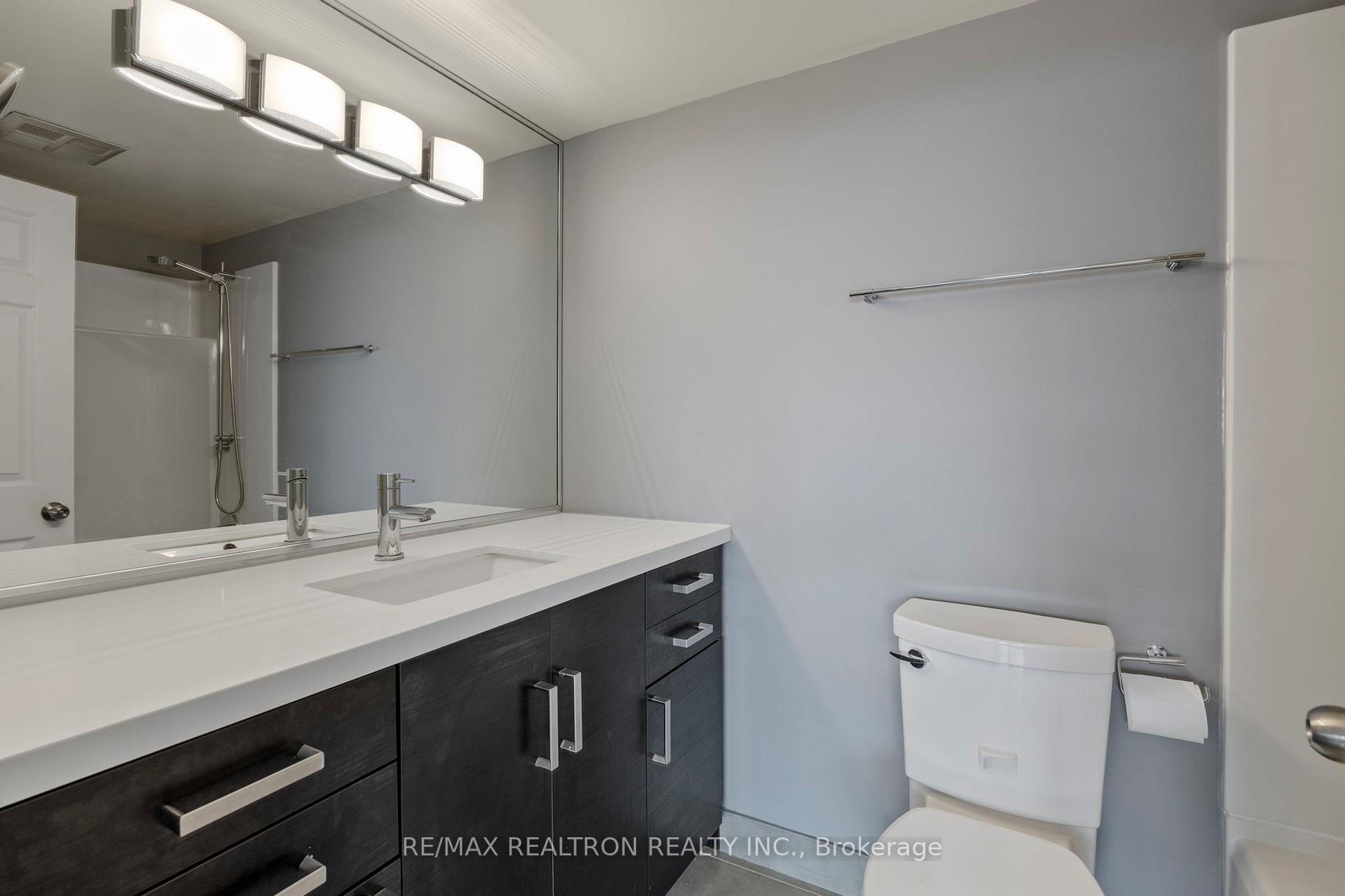 Photo 8 of Unit 1210, 3000 Bathurst Street, Toronto, Englemount-Lawrence — HOMEH