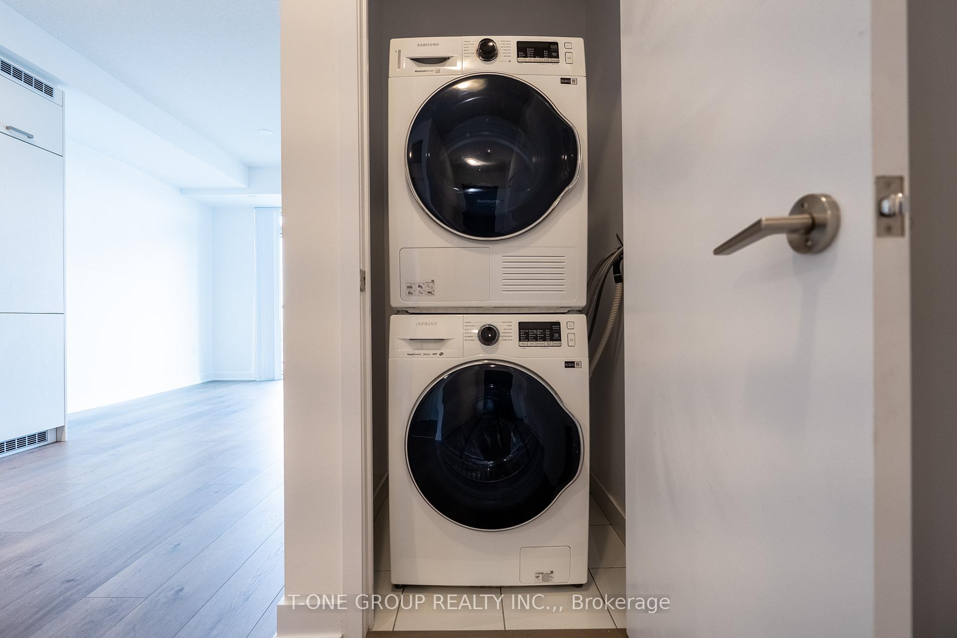 Photo 9 of Unit 808, 10 Honeycrisp Crescent, Vaughan, Vaughan Corporate Centre — HOMEH