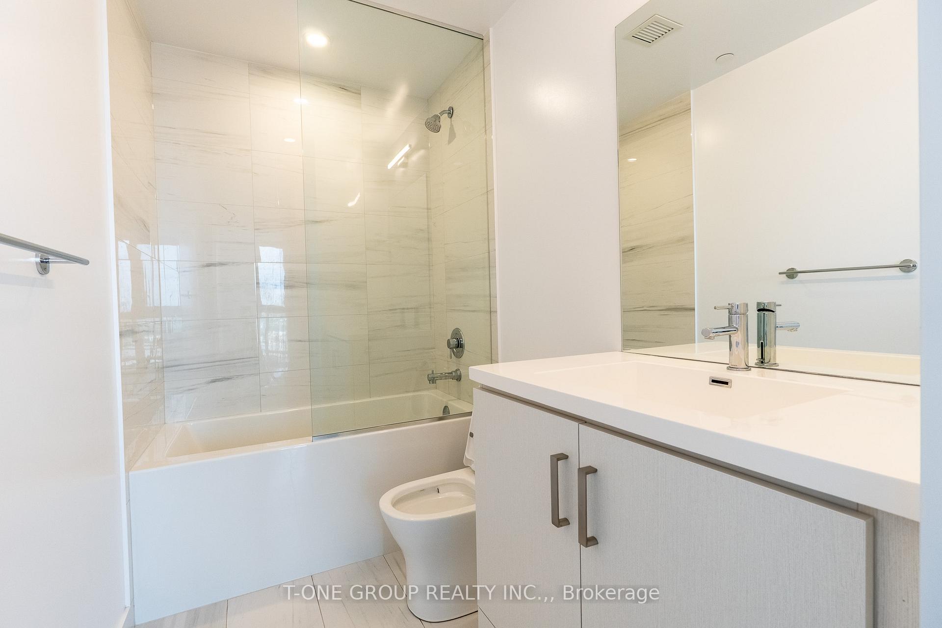 Photo 11 of Unit 808, 10 Honeycrisp Crescent, Vaughan, Vaughan Corporate Centre — HOMEH