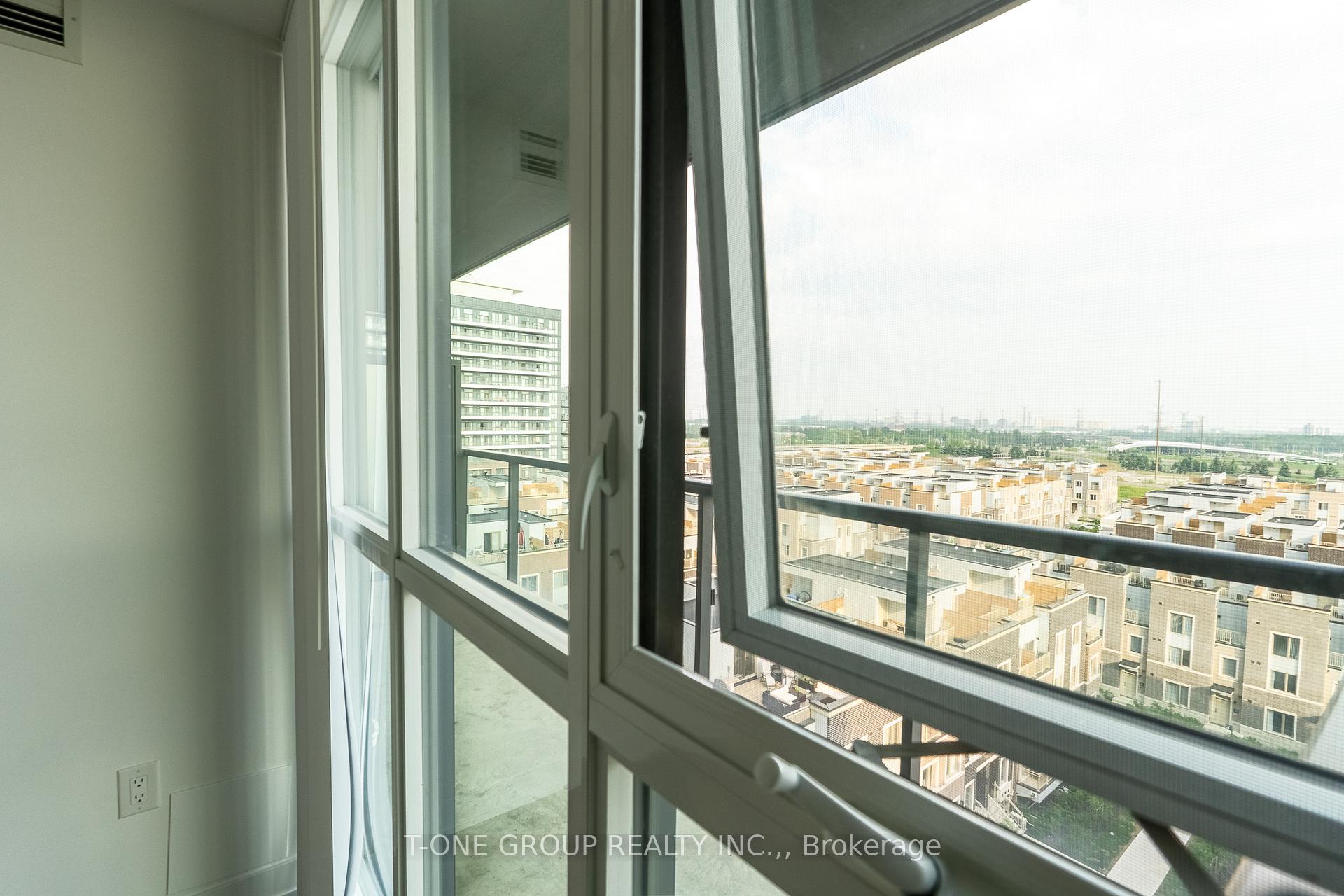 Photo 12 of Unit 808, 10 Honeycrisp Crescent, Vaughan, Vaughan Corporate Centre — HOMEH