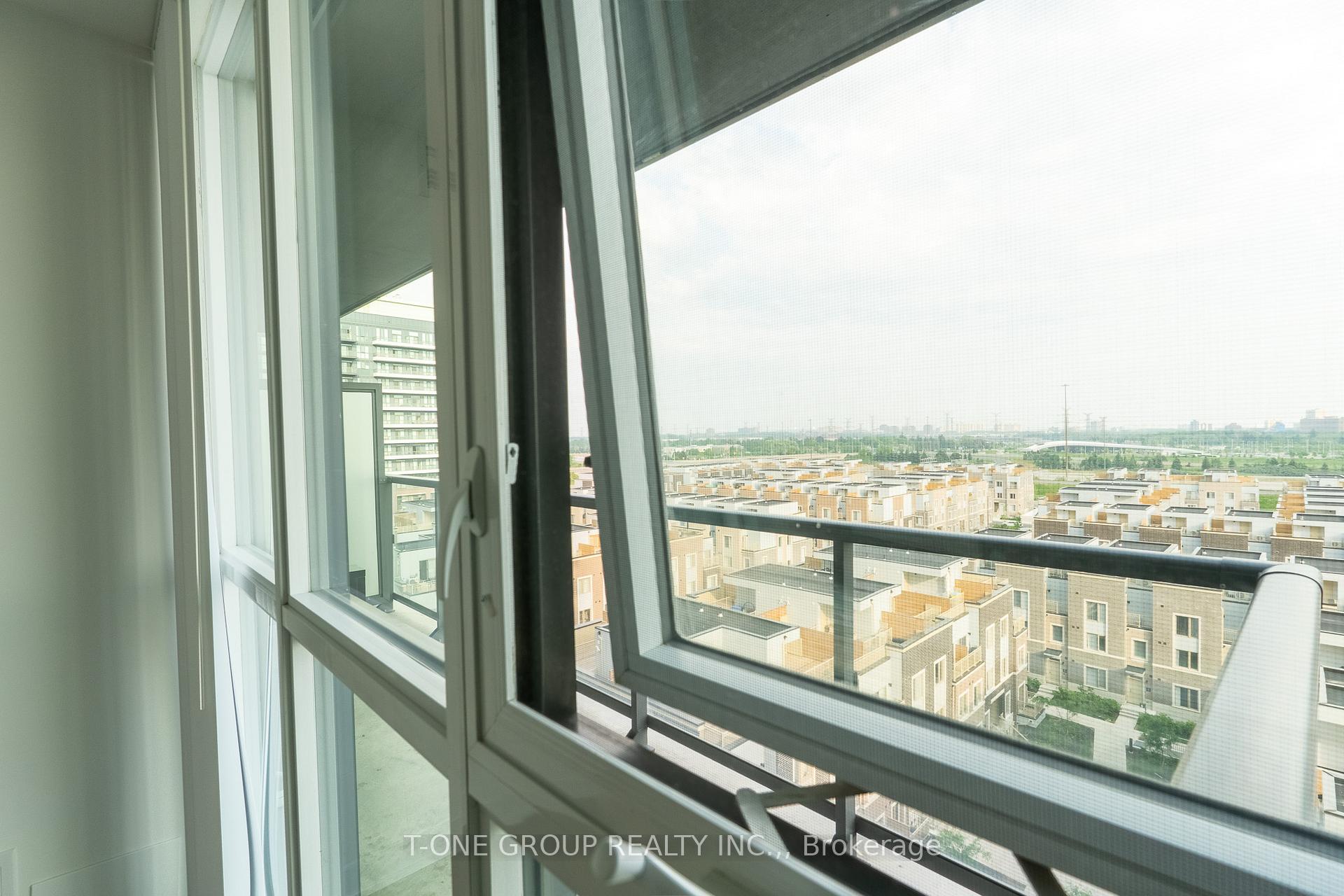 Photo 13 of Unit 808, 10 Honeycrisp Crescent, Vaughan, Vaughan Corporate Centre — HOMEH