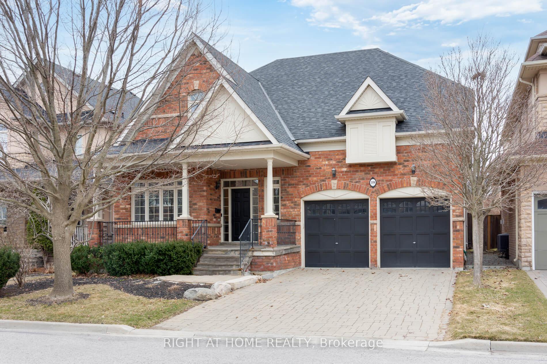 Photo 1 of 19 Weslock Crescent, Aurora, Bayview Northeast — HOMEH