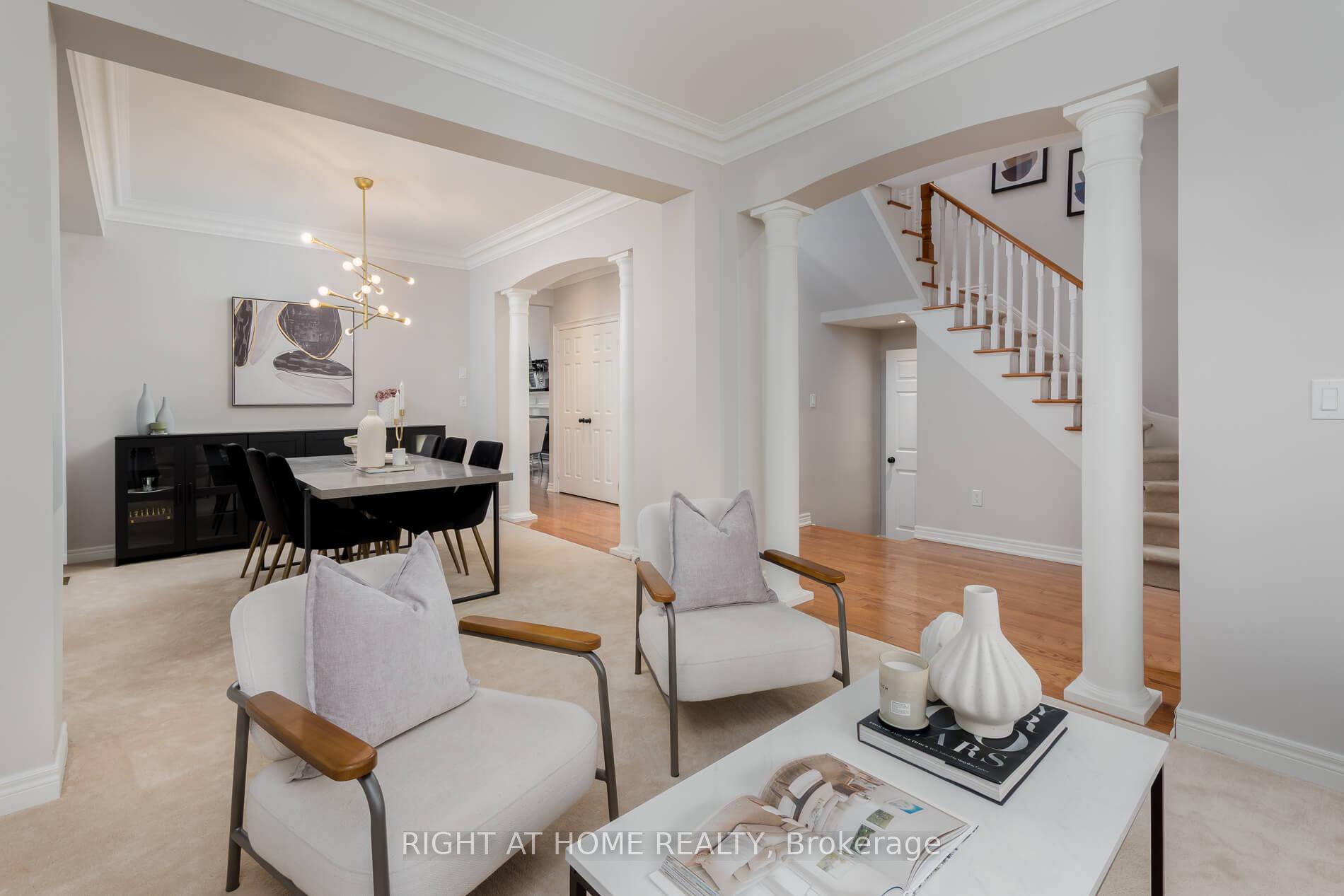 Photo 7 of 19 Weslock Crescent, Aurora, Bayview Northeast — HOMEH