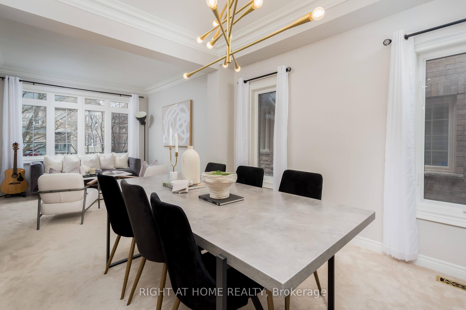 Photo 14 of 19 Weslock Crescent, Aurora, Bayview Northeast — HOMEH