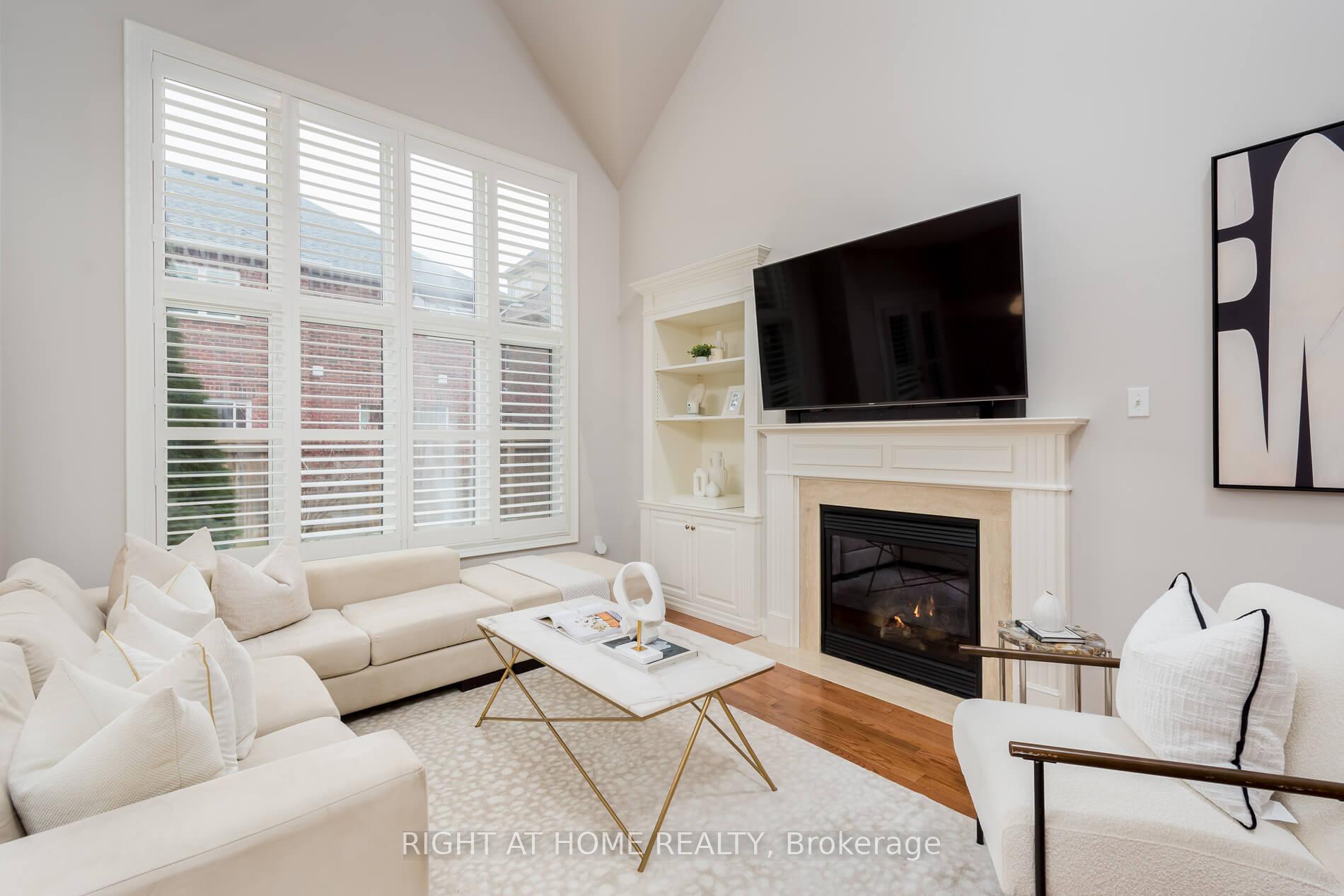 Photo 11 of 19 Weslock Crescent, Aurora, Bayview Northeast — HOMEH