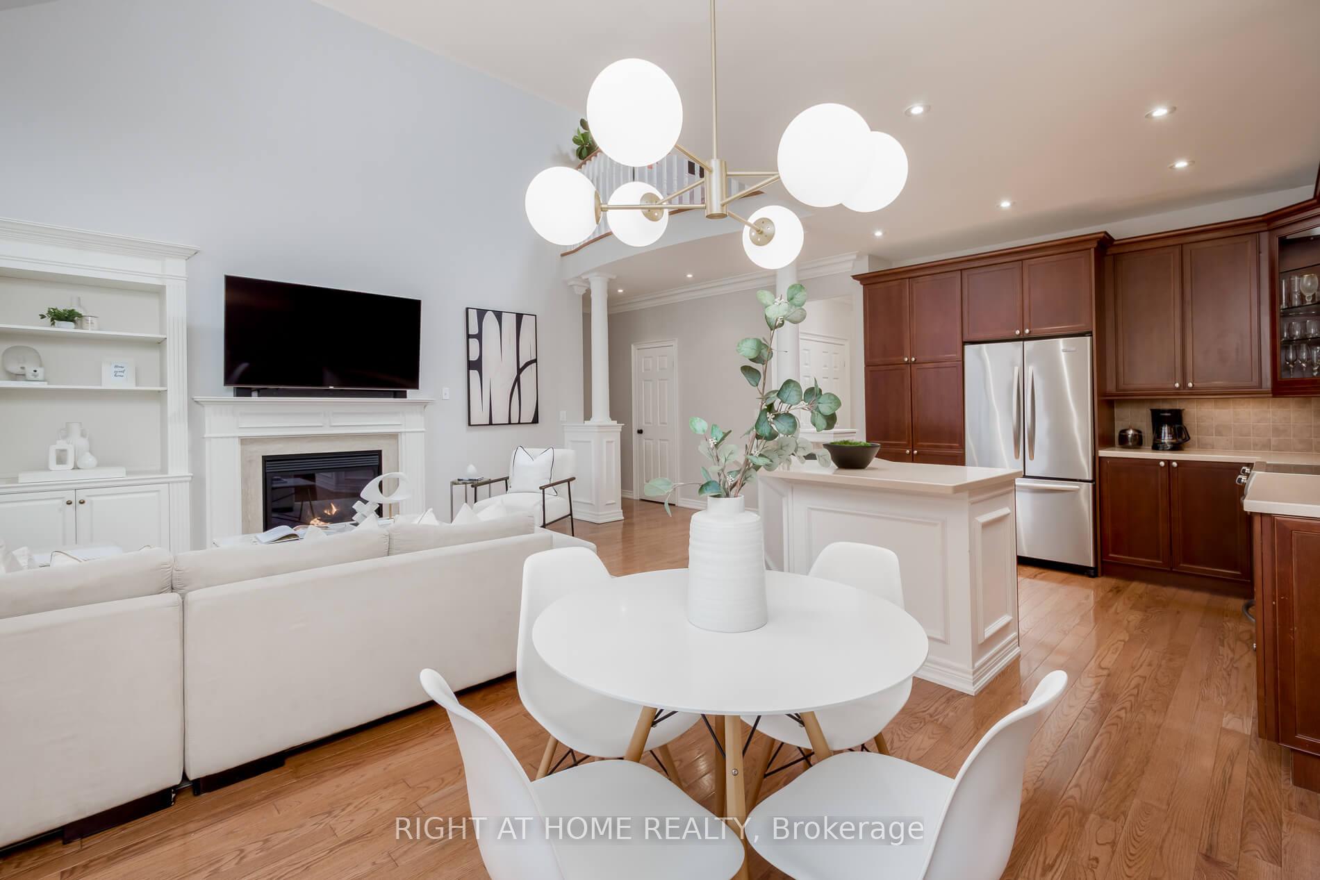 Photo 20 of 19 Weslock Crescent, Aurora, Bayview Northeast — HOMEH