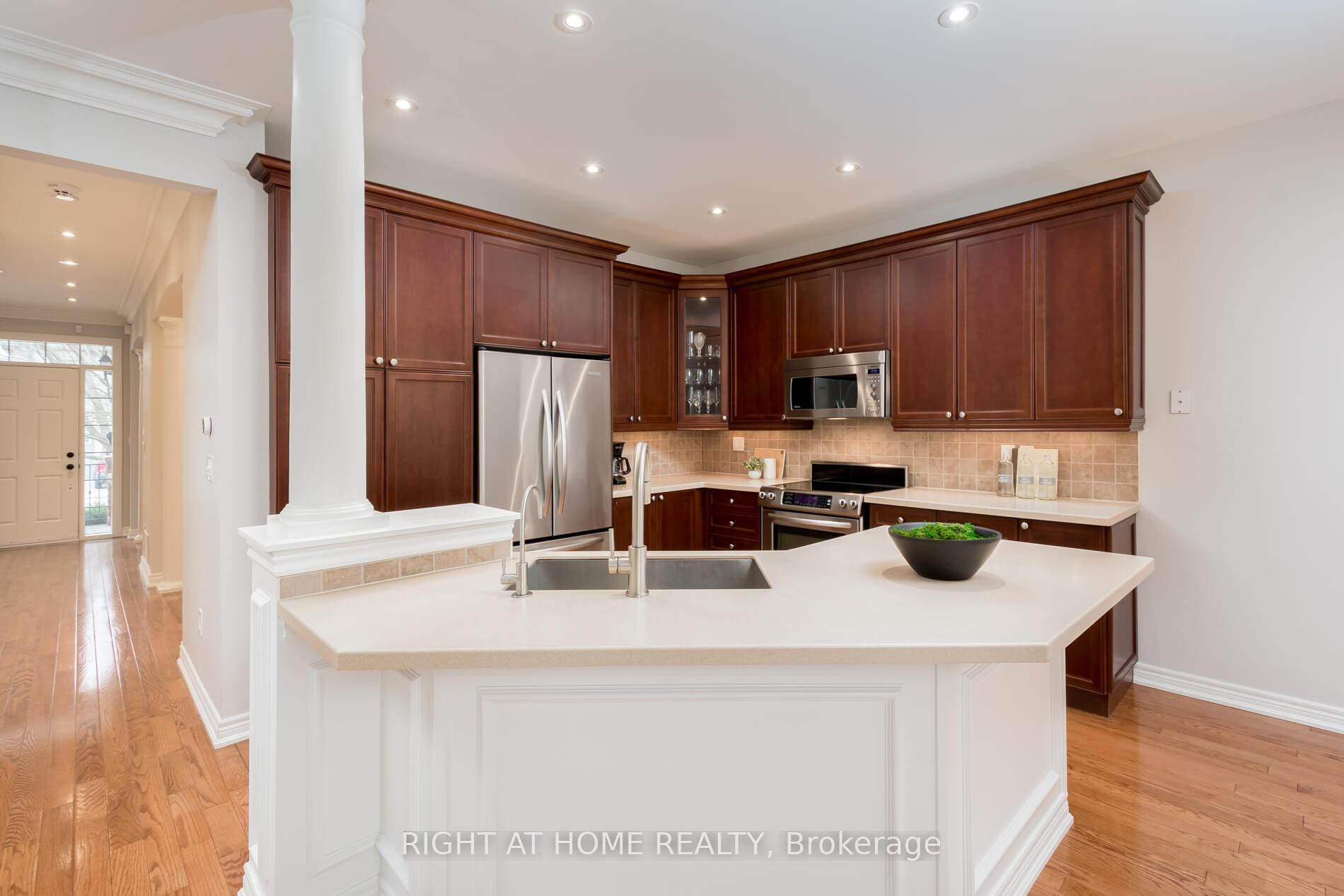 Photo 21 of 19 Weslock Crescent, Aurora, Bayview Northeast — HOMEH