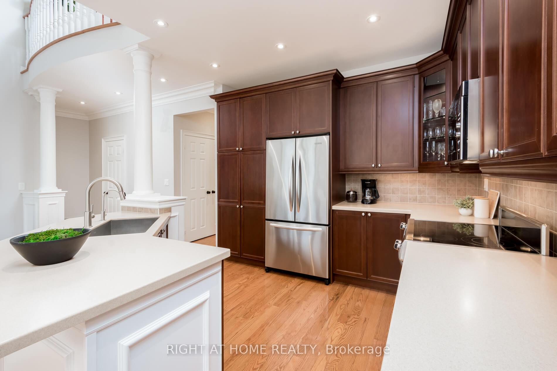 Photo 22 of 19 Weslock Crescent, Aurora, Bayview Northeast — HOMEH