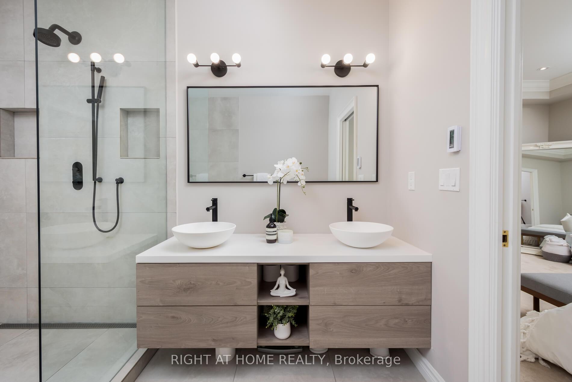 Photo 26 of 19 Weslock Crescent, Aurora, Bayview Northeast — HOMEH