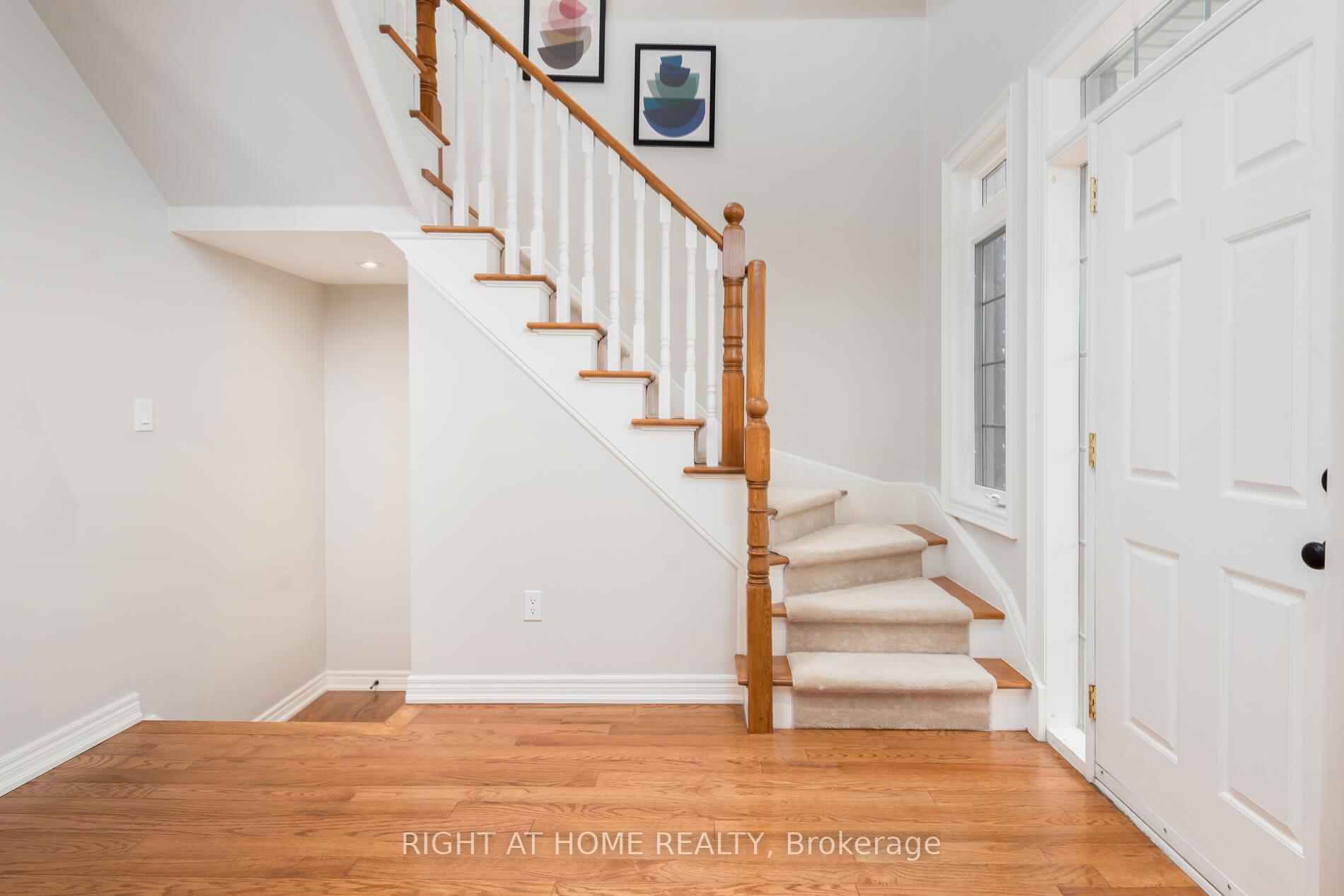 Photo 32 of 19 Weslock Crescent, Aurora, Bayview Northeast — HOMEH