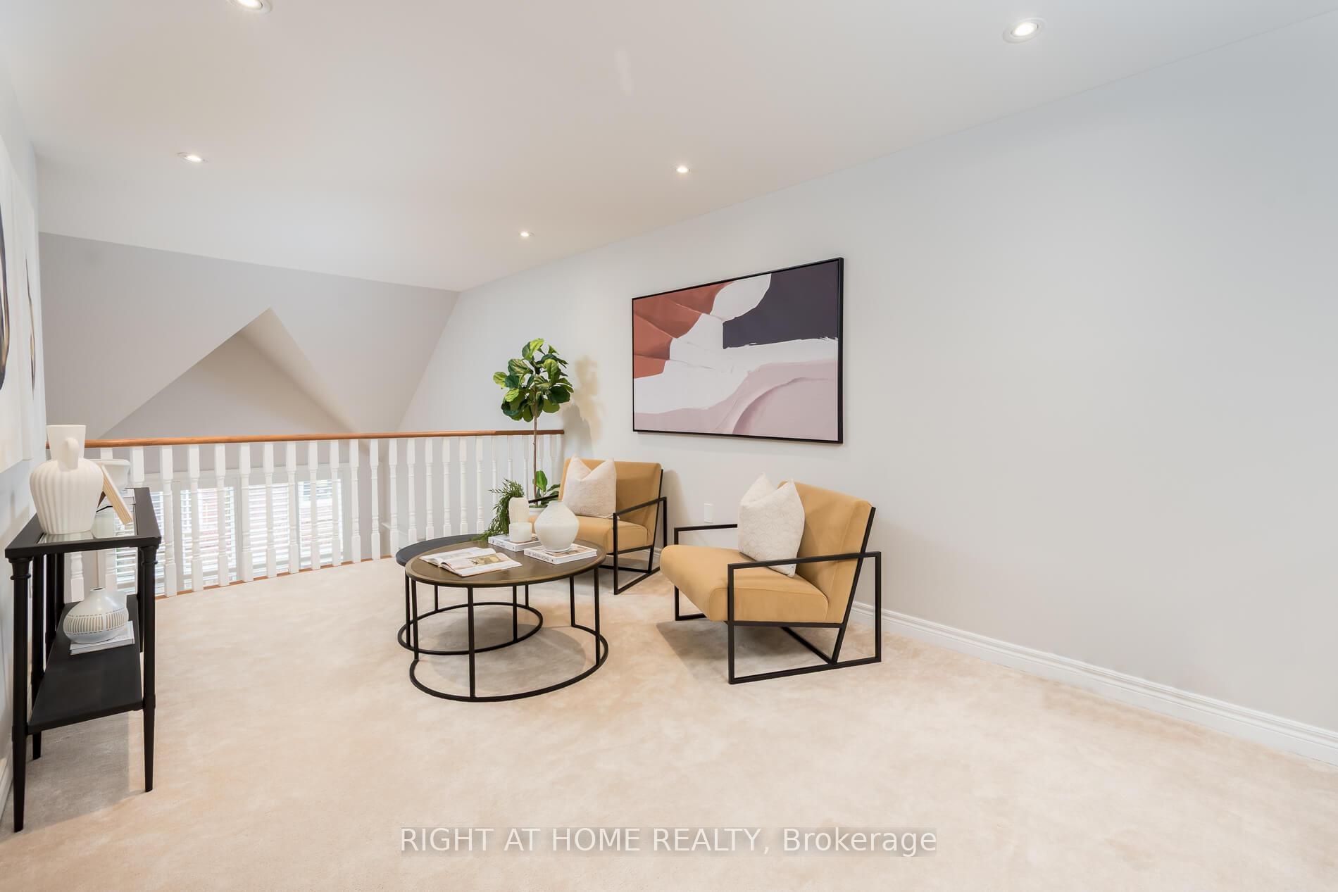 Photo 34 of 19 Weslock Crescent, Aurora, Bayview Northeast — HOMEH