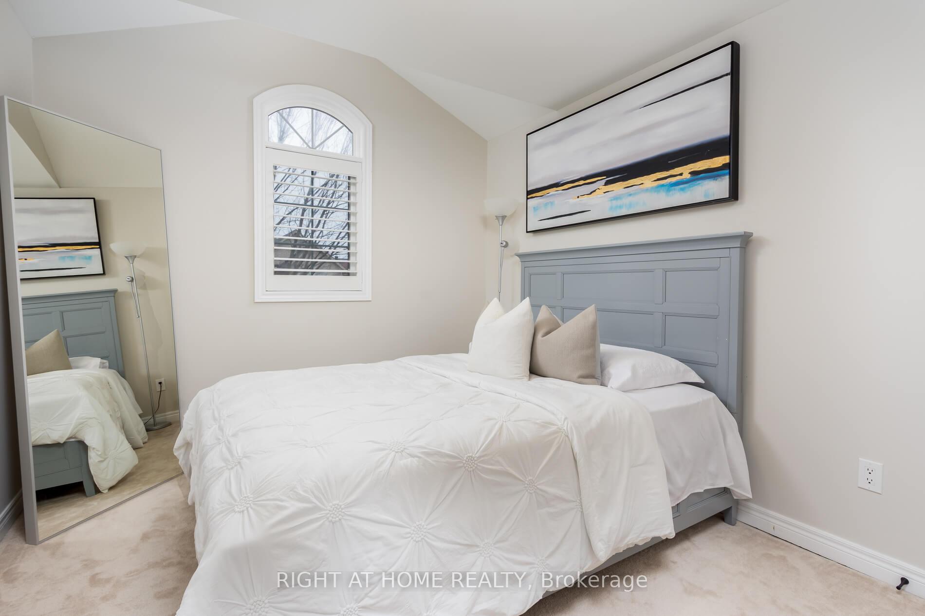 Photo 37 of 19 Weslock Crescent, Aurora, Bayview Northeast — HOMEH