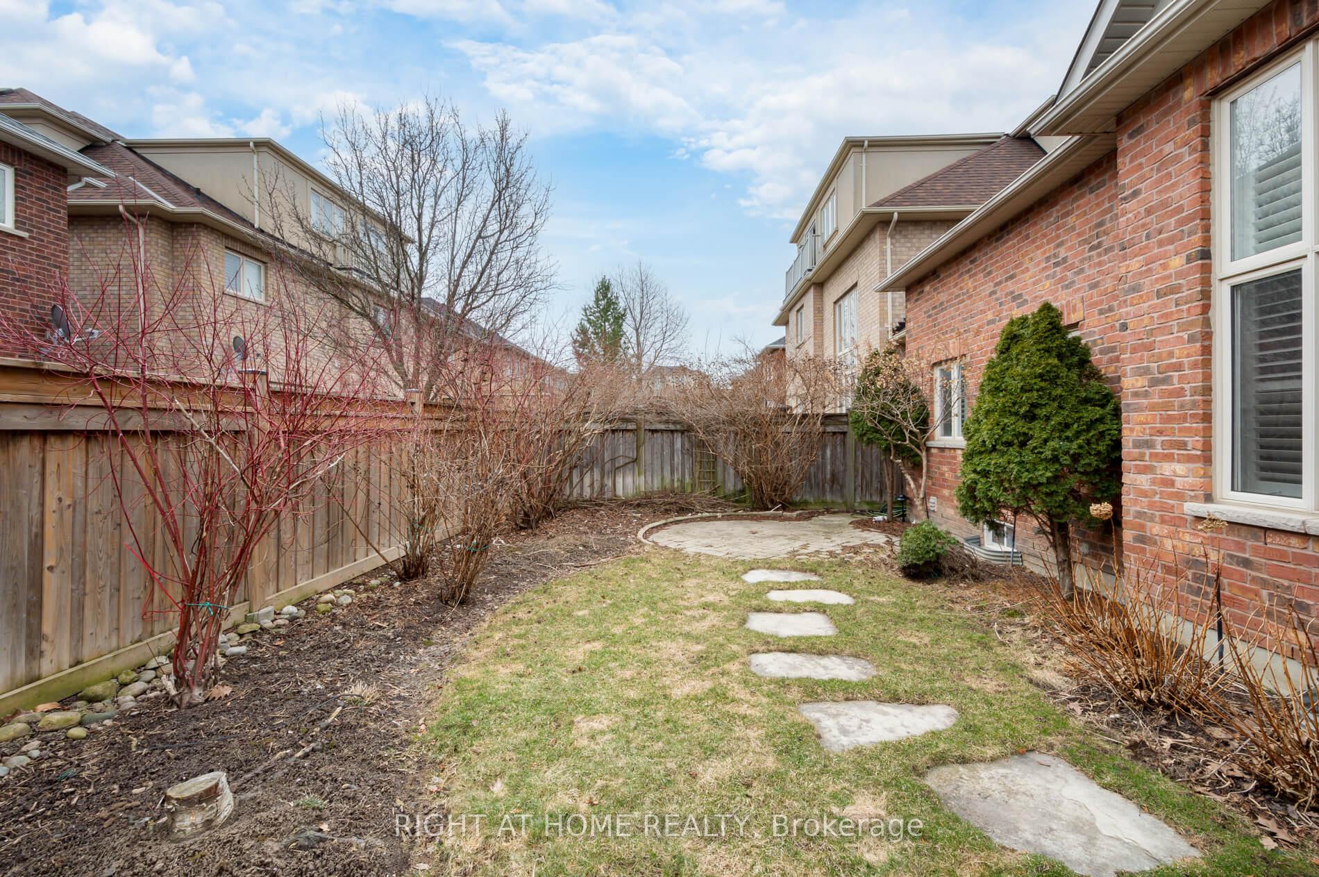 Photo 40 of 19 Weslock Crescent, Aurora, Bayview Northeast — HOMEH