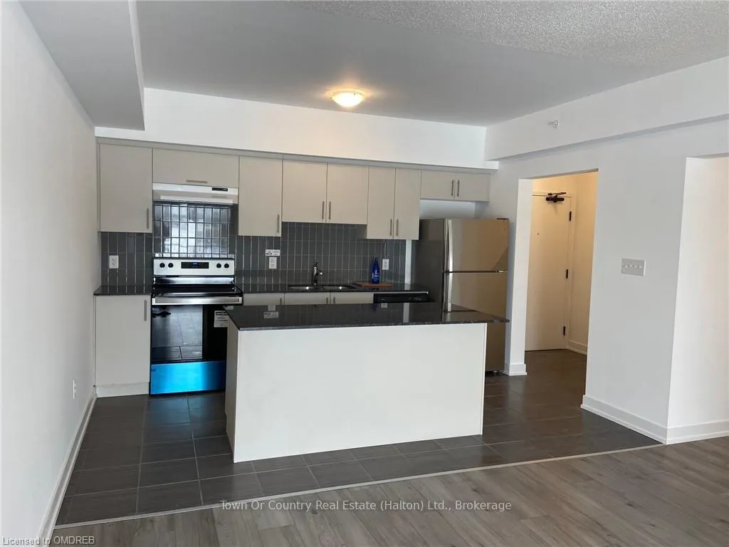 Photo 5 of Unit 506, 10 Culinary Lane, Barrie, Painswick South — HOMEH