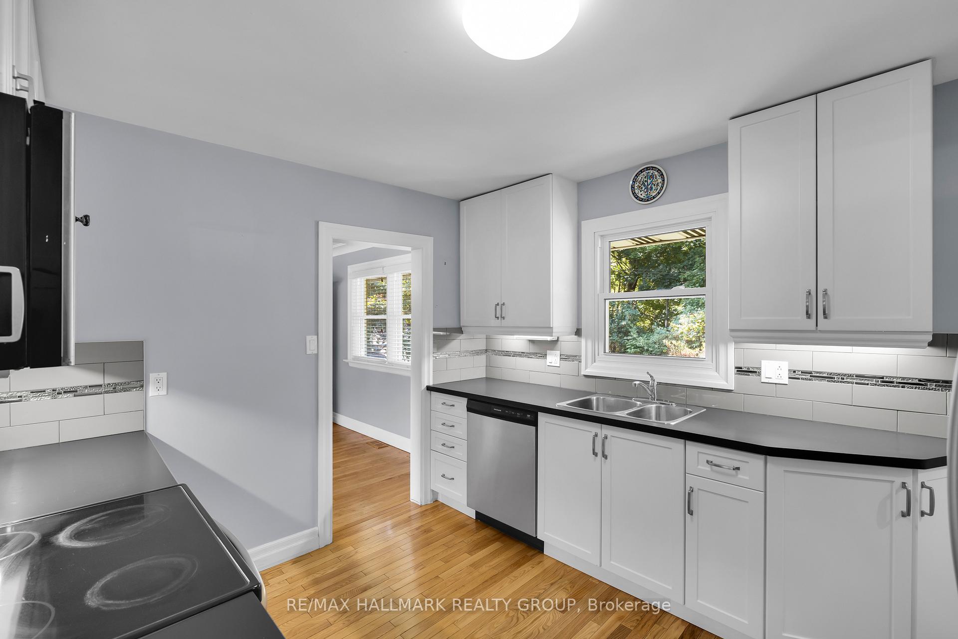 Photo 16 of 64 Ferguson Drive, Brockville — HOMEH