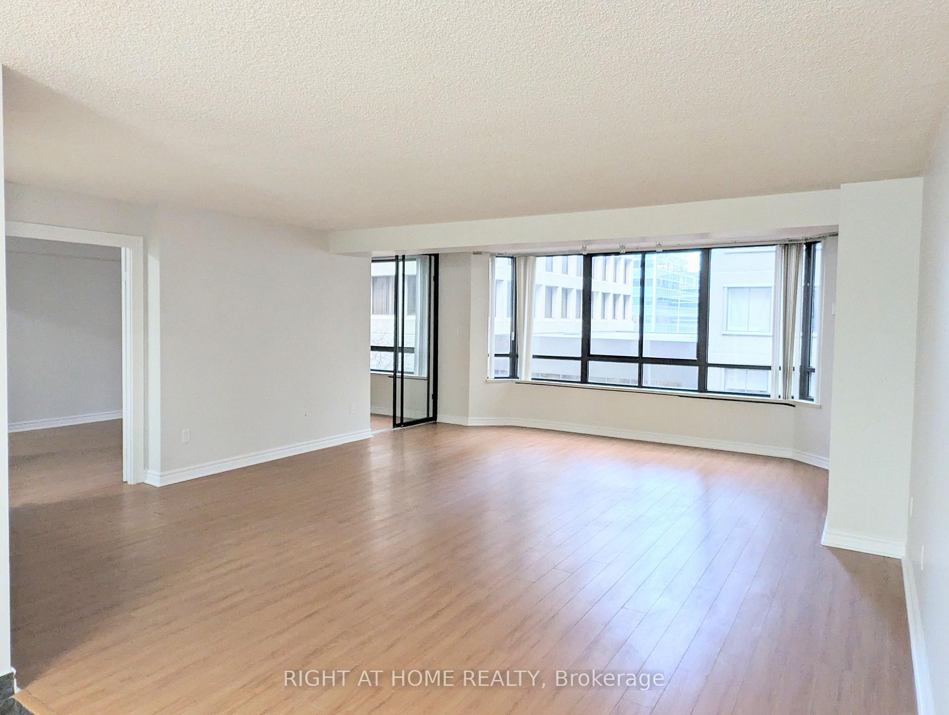 Photo 3 of Unit 506, 280 Simcoe Street, Toronto, Kensington-Chinatown — HOMEH