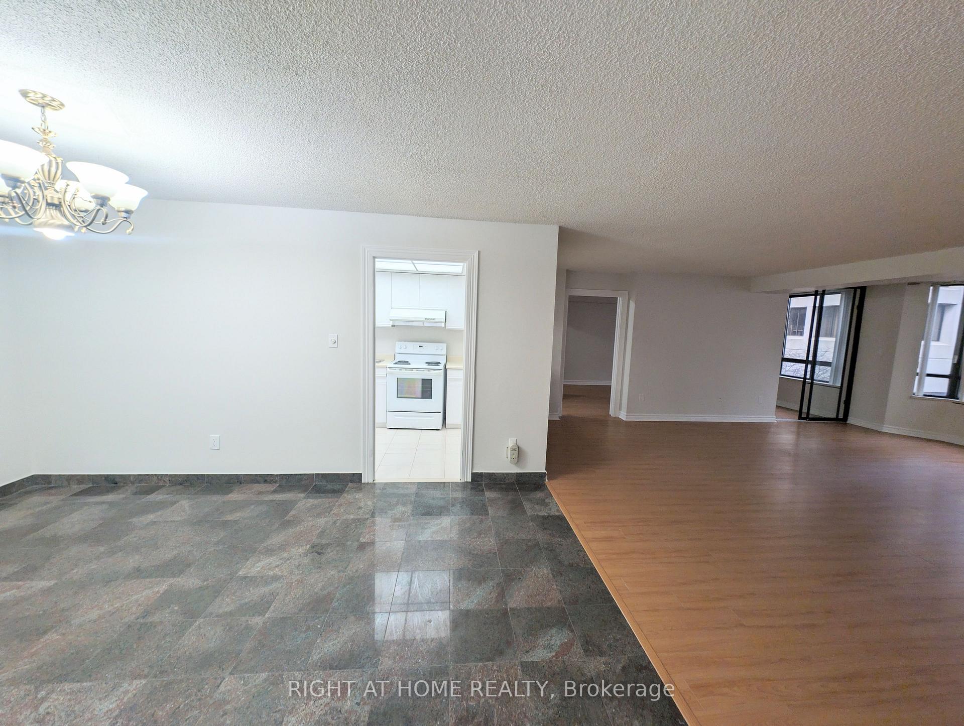 Photo 4 of Unit 506, 280 Simcoe Street, Toronto, Kensington-Chinatown — HOMEH