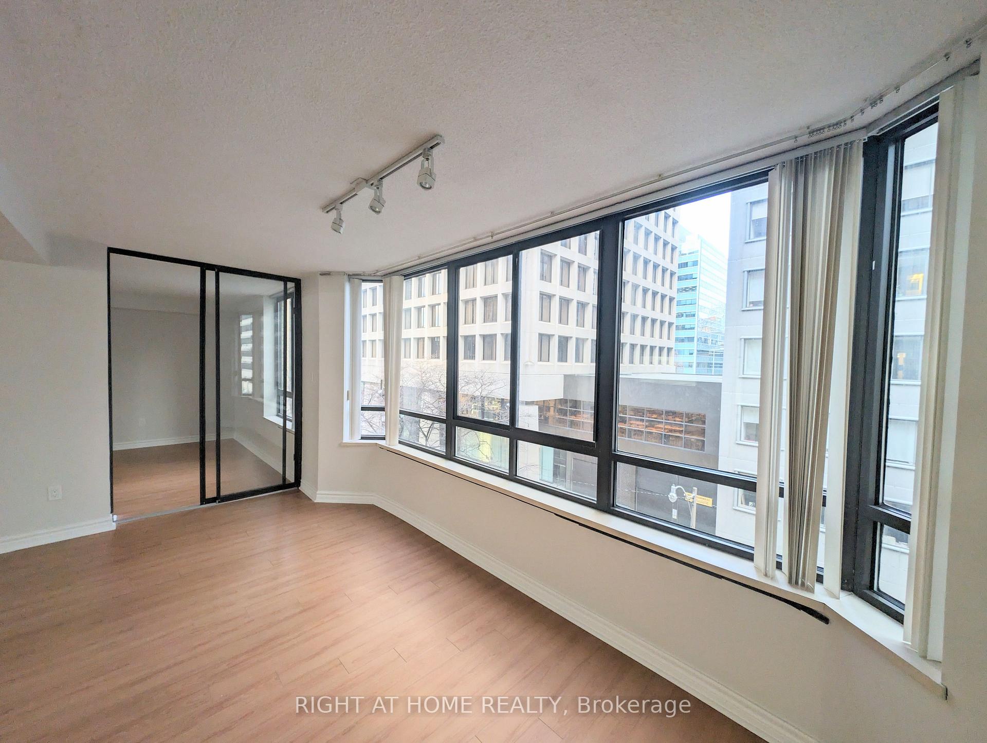 Photo 6 of Unit 506, 280 Simcoe Street, Toronto, Kensington-Chinatown — HOMEH