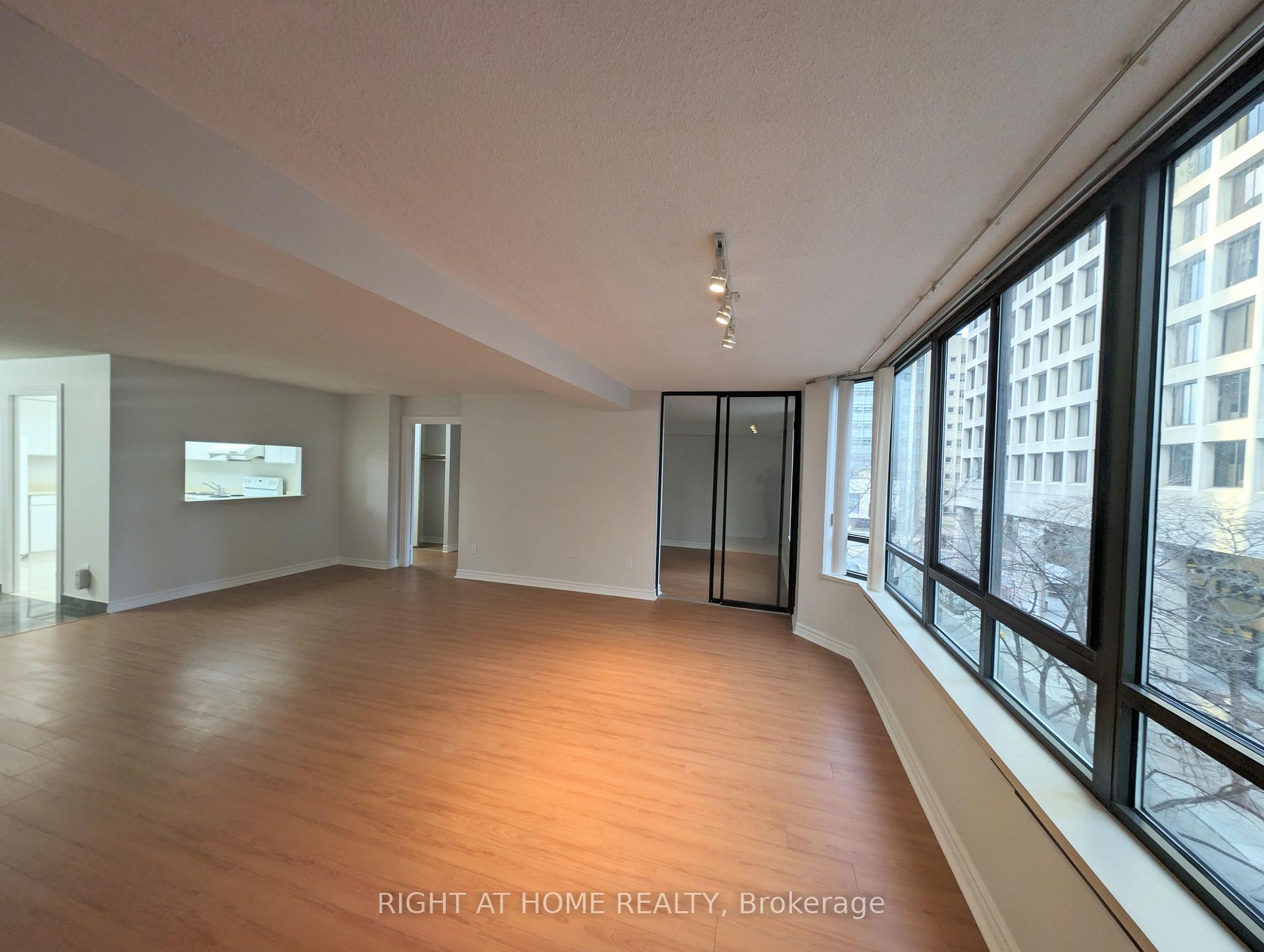 Photo 7 of Unit 506, 280 Simcoe Street, Toronto, Kensington-Chinatown — HOMEH