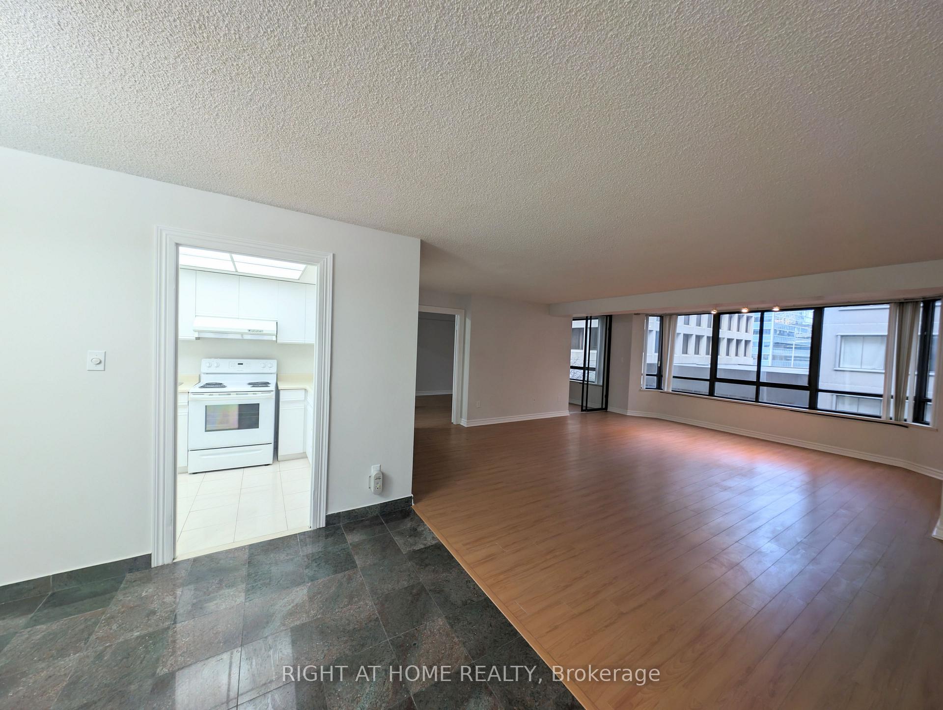 Photo 12 of Unit 506, 280 Simcoe Street, Toronto, Kensington-Chinatown — HOMEH