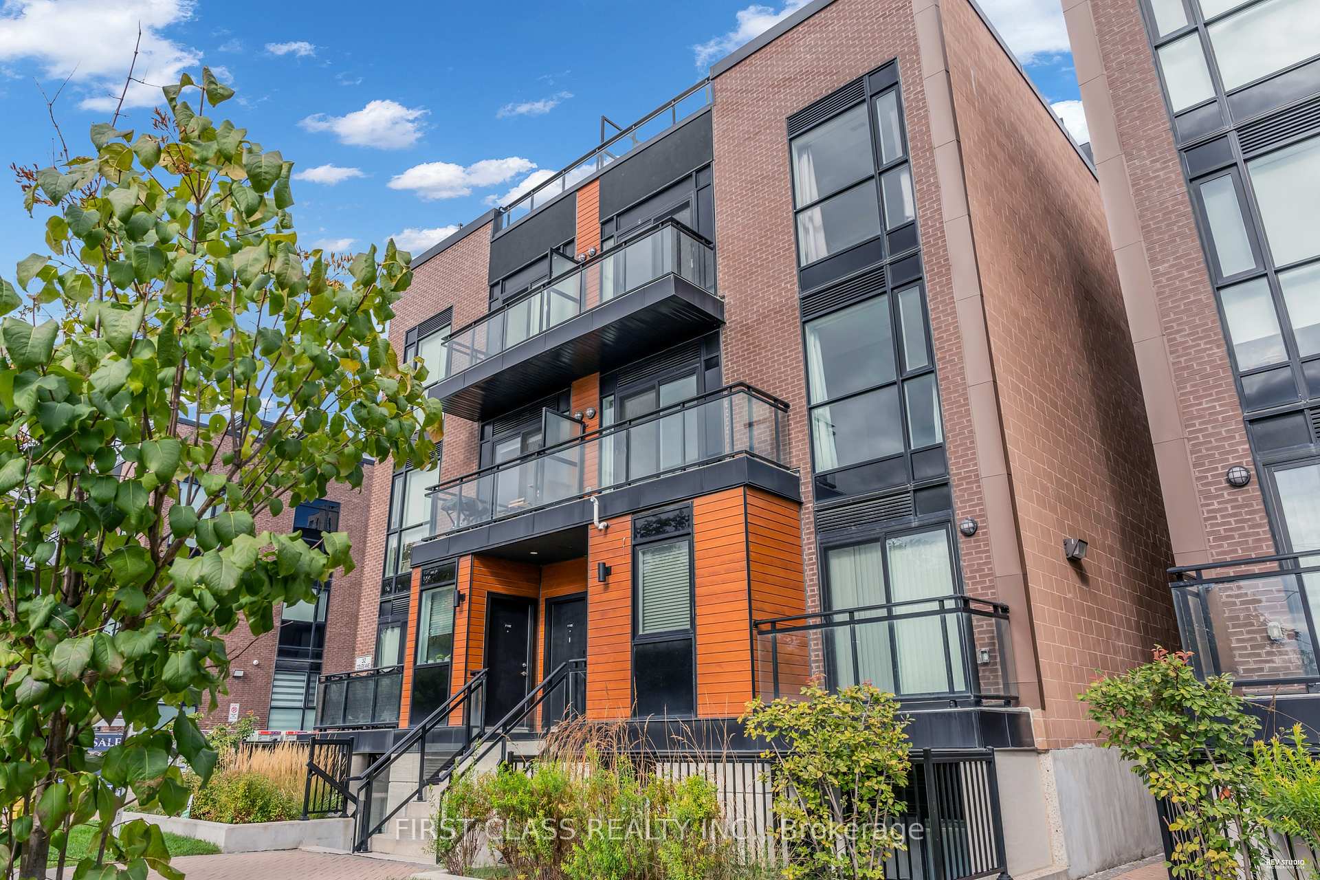 Photo 1 of Unit Suite 1003 unit 68, 32 Coles Avenue, Vaughan, Vaughan Grove — HOMEH