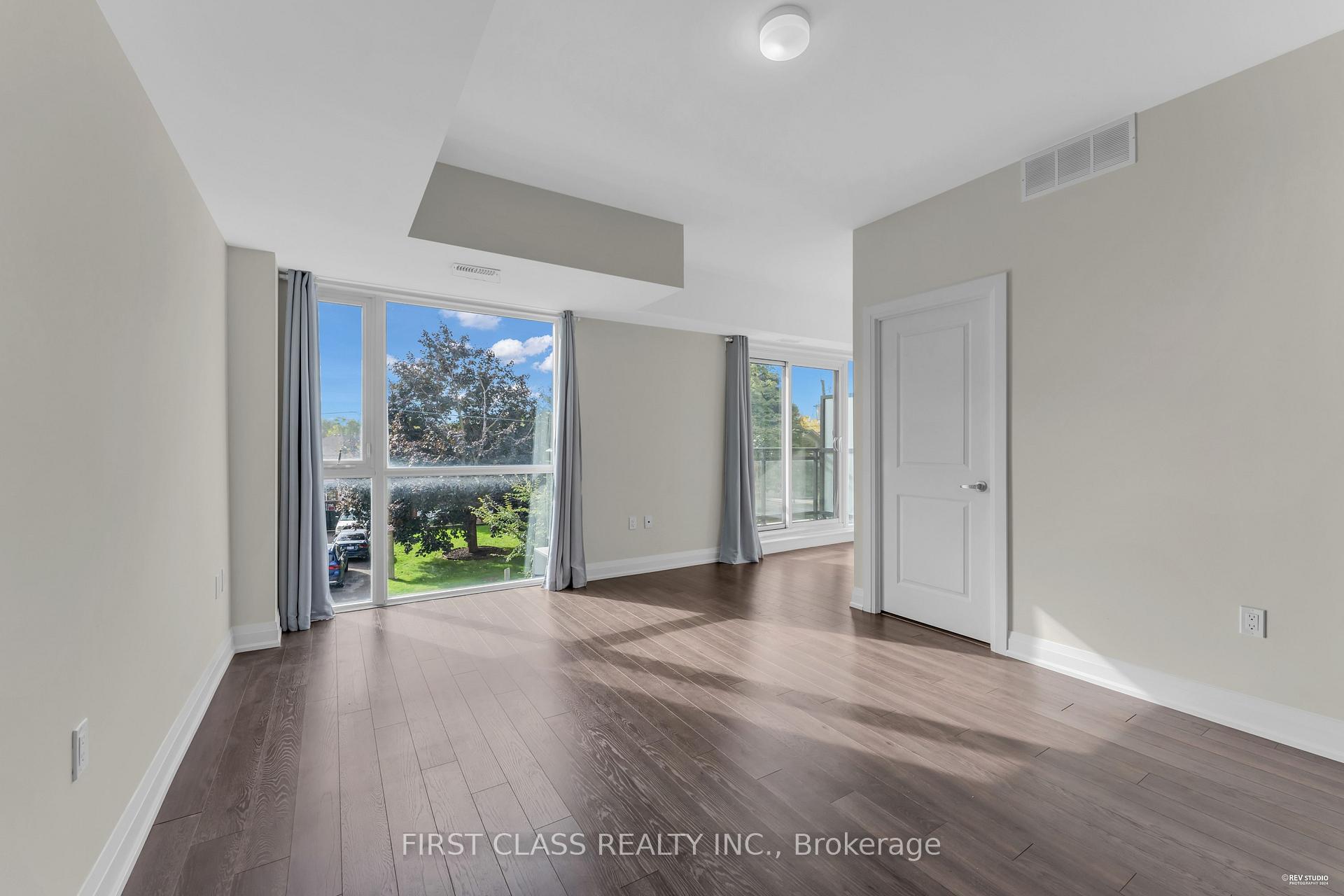 Photo 11 of Unit Suite 1003 unit 68, 32 Coles Avenue, Vaughan, Vaughan Grove — HOMEH