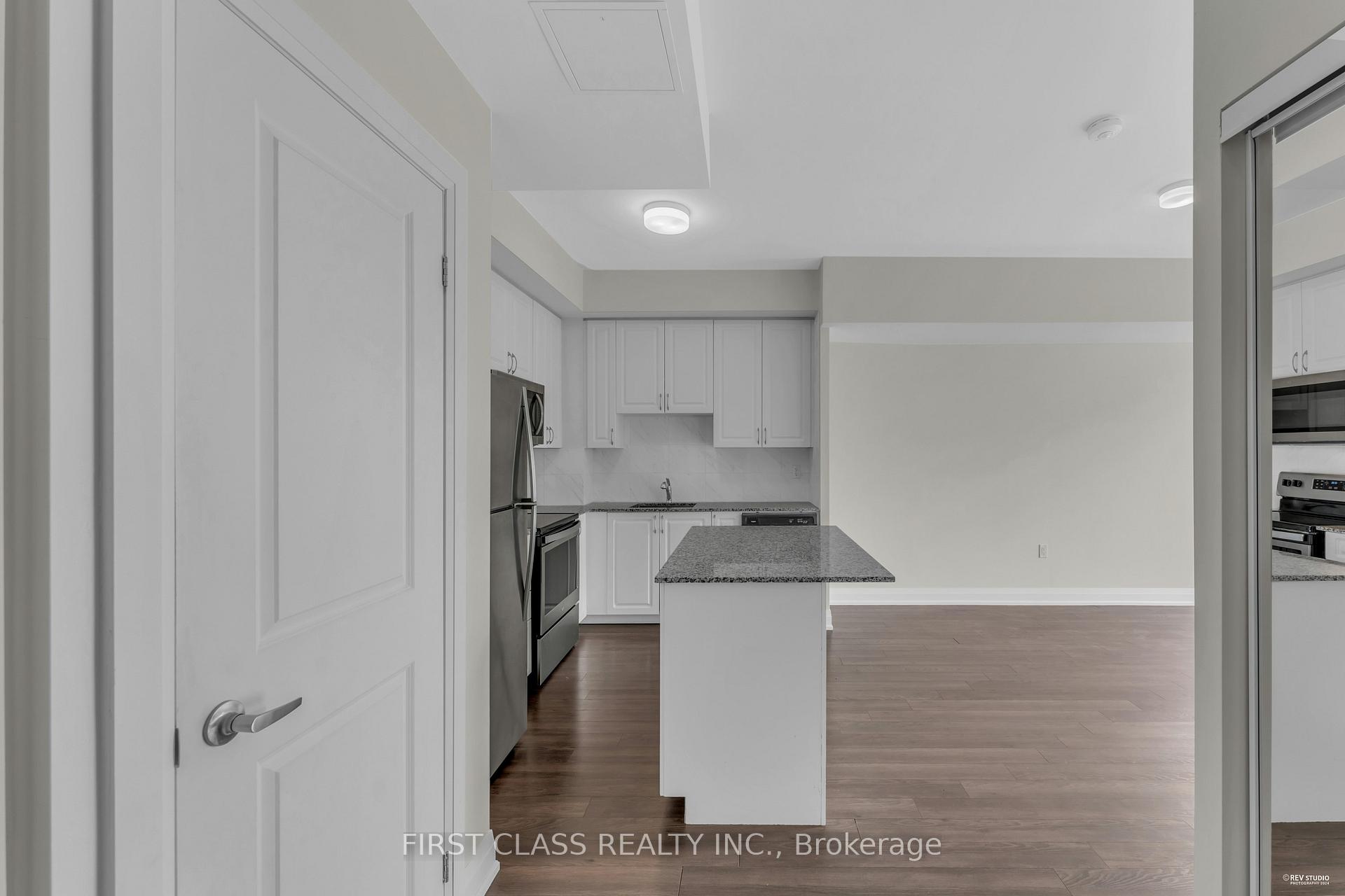 Photo 18 of Unit Suite 1003 unit 68, 32 Coles Avenue, Vaughan, Vaughan Grove — HOMEH