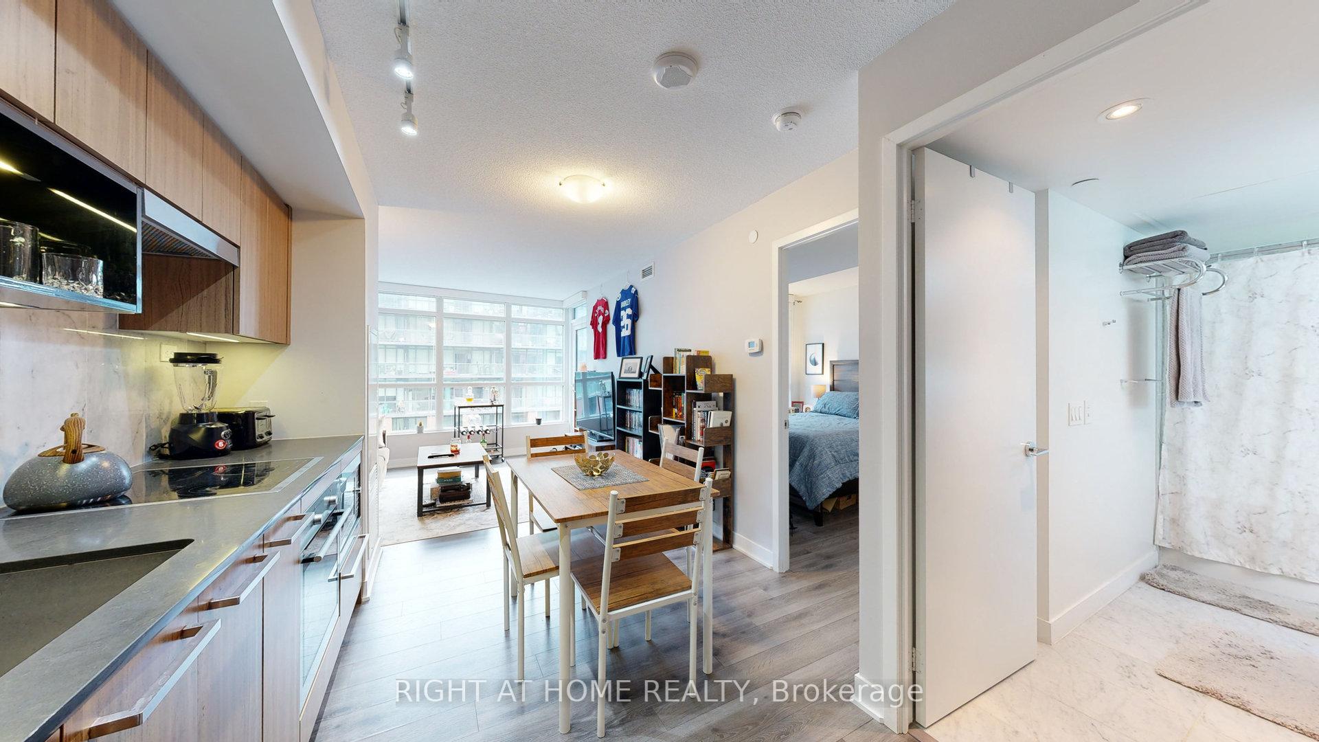 Photo 5 of Unit 1002, 80 Queens Wharf Road, Toronto, Waterfront Communities — HOMEH
