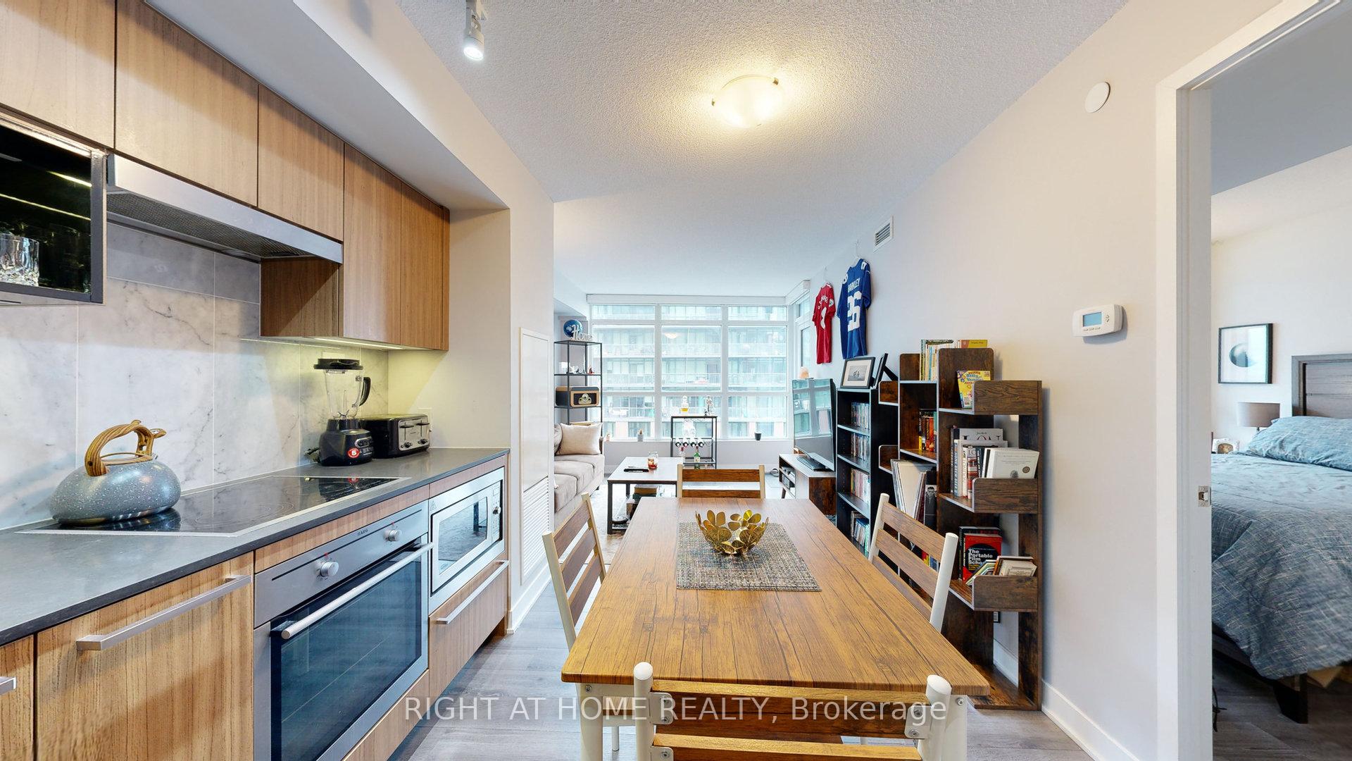 Photo 6 of Unit 1002, 80 Queens Wharf Road, Toronto, Waterfront Communities — HOMEH