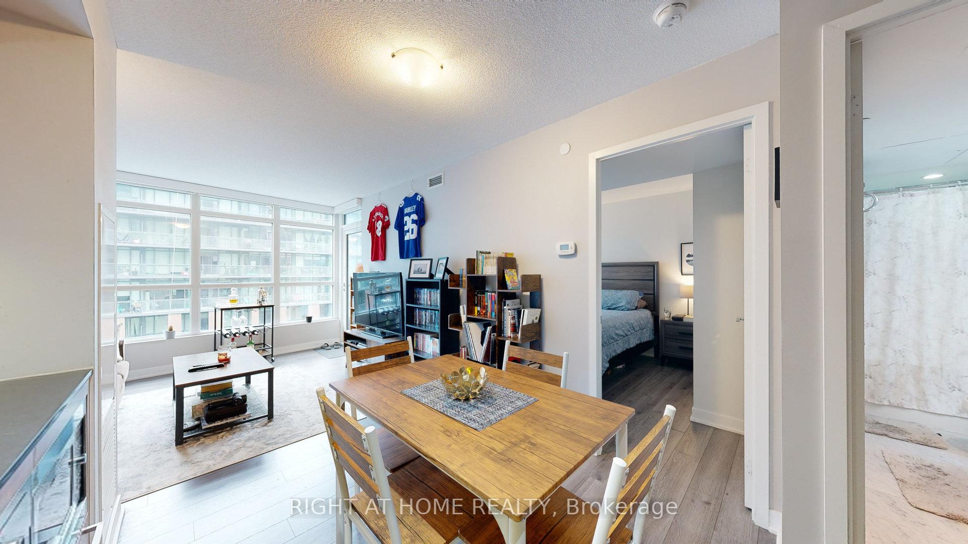 Photo 7 of Unit 1002, 80 Queens Wharf Road, Toronto, Waterfront Communities — HOMEH