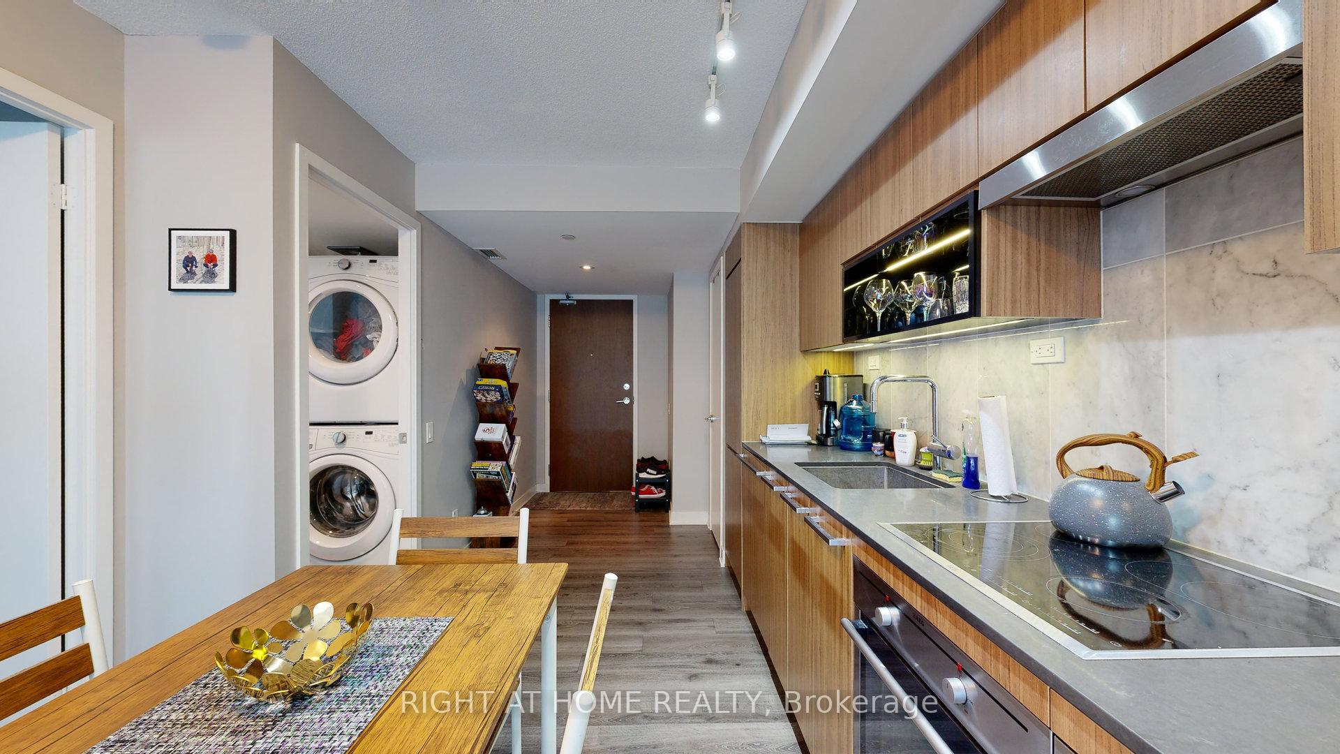 Photo 9 of Unit 1002, 80 Queens Wharf Road, Toronto, Waterfront Communities — HOMEH