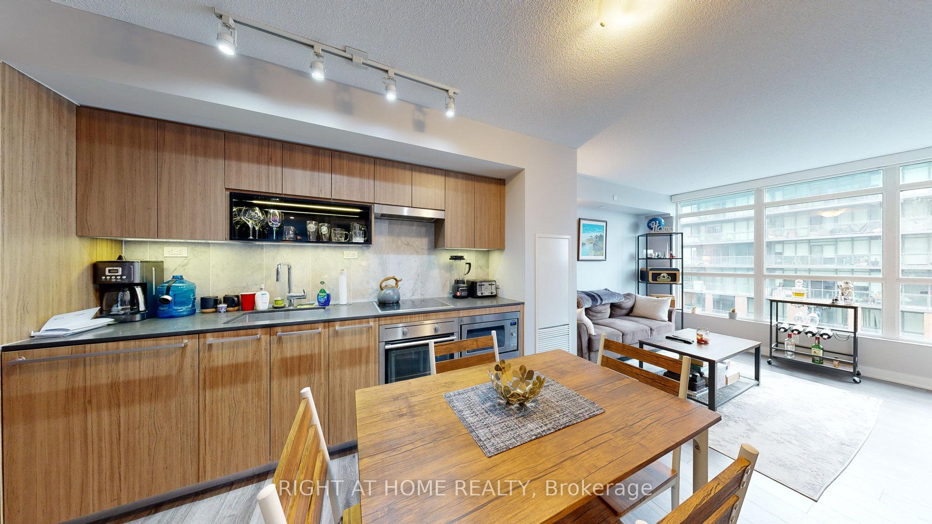 Photo 11 of Unit 1002, 80 Queens Wharf Road, Toronto, Waterfront Communities — HOMEH