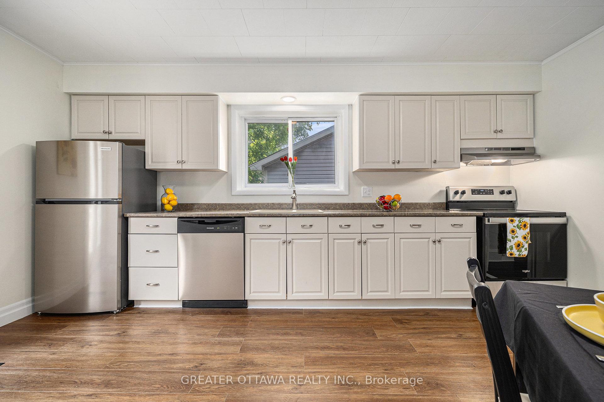 Photo 12 of 66 Lake Avenue E, Carleton Place — HOMEH