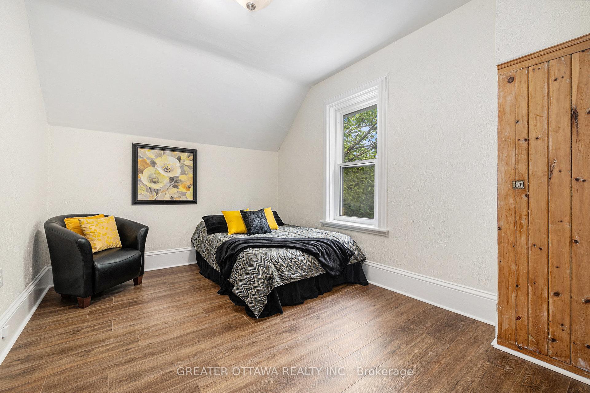 Photo 19 of 66 Lake Avenue E, Carleton Place — HOMEH