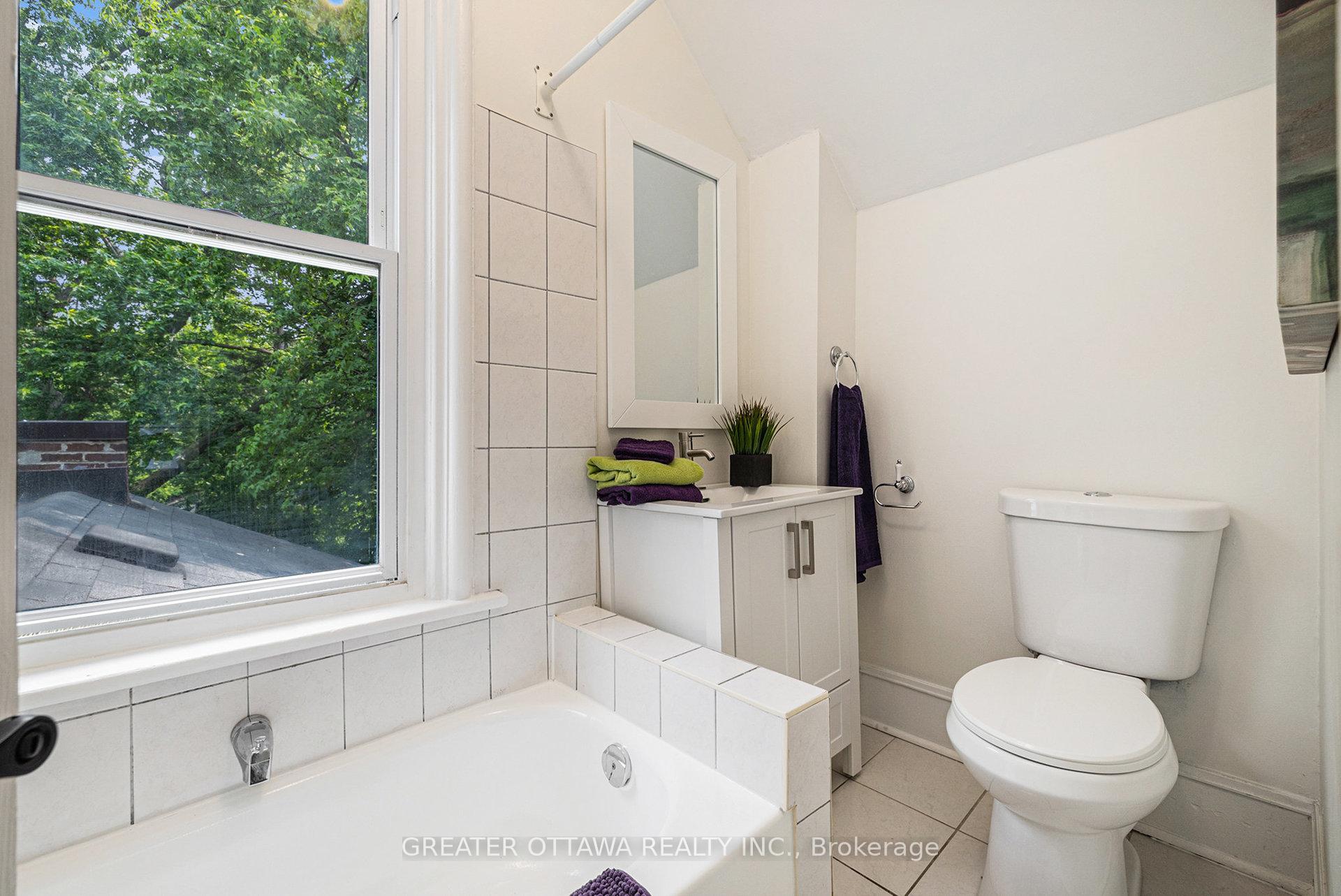 Photo 20 of 66 Lake Avenue E, Carleton Place — HOMEH