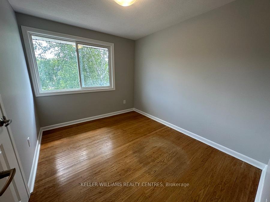 Photo 15 of Unit upper, 20 Queen Street, Barrie, Codrington — HOMEH
