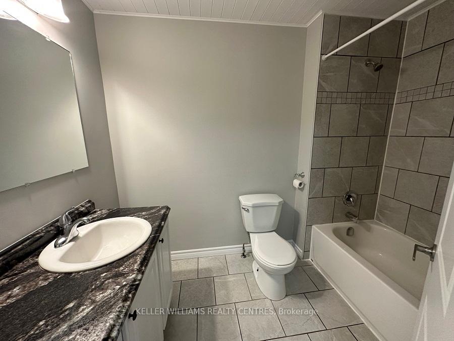 Photo 16 of Unit upper, 20 Queen Street, Barrie, Codrington — HOMEH