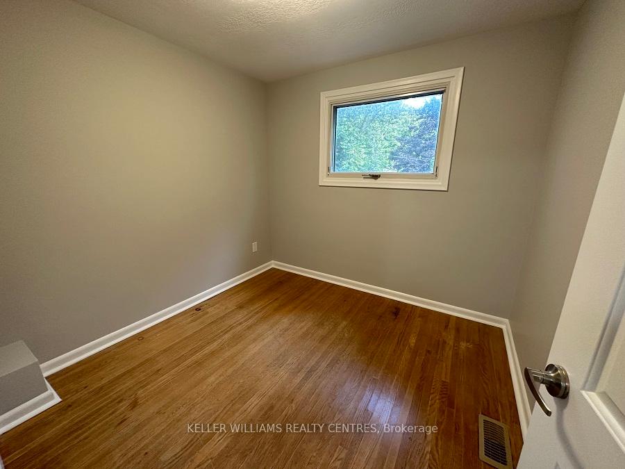 Photo 20 of Unit upper, 20 Queen Street, Barrie, Codrington — HOMEH