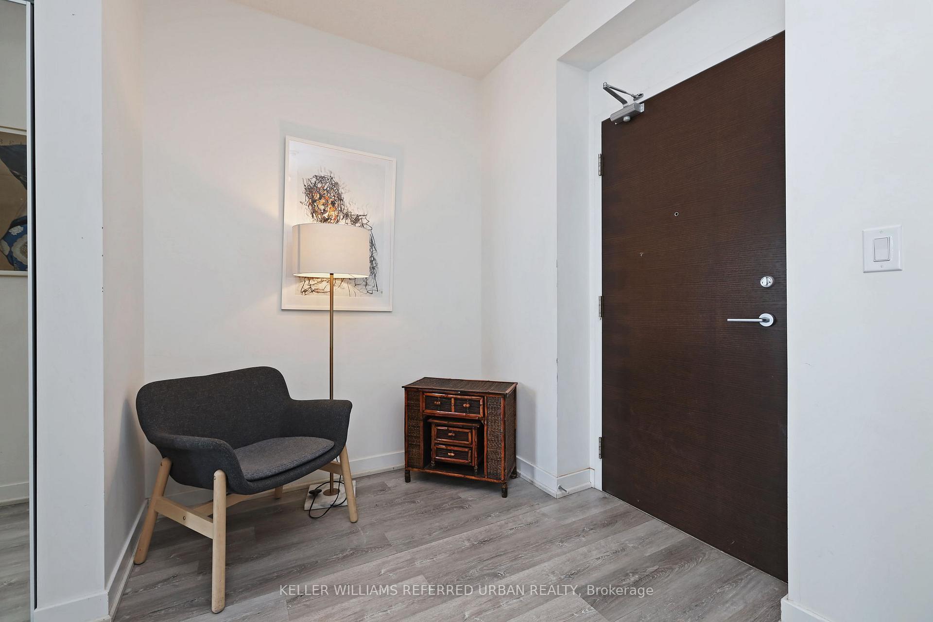 Photo 3 of Unit 3801, 21 Iceboat Terrace, Toronto, Waterfront Communities — HOMEH