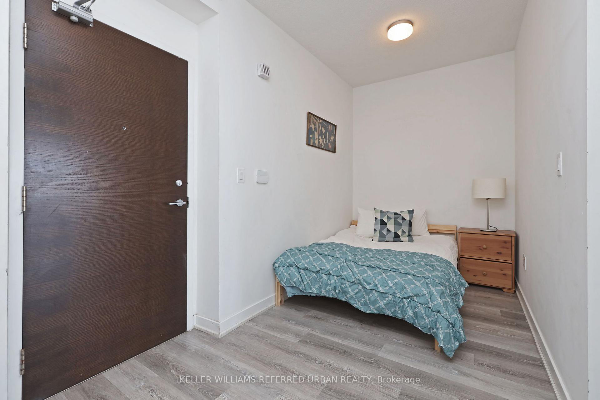 Photo 4 of Unit 3801, 21 Iceboat Terrace, Toronto, Waterfront Communities — HOMEH