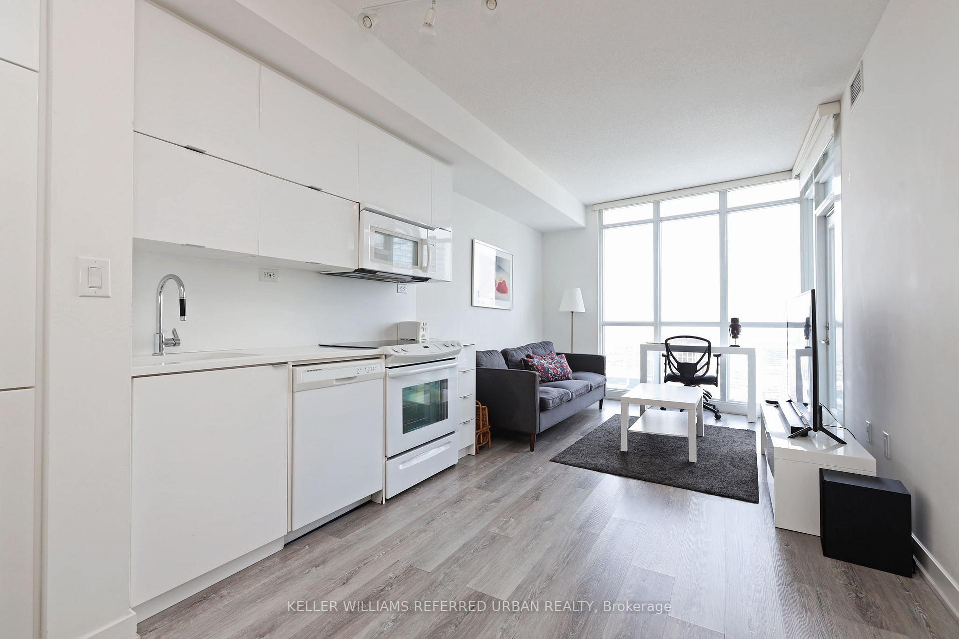 Photo 7 of Unit 3801, 21 Iceboat Terrace, Toronto, Waterfront Communities — HOMEH