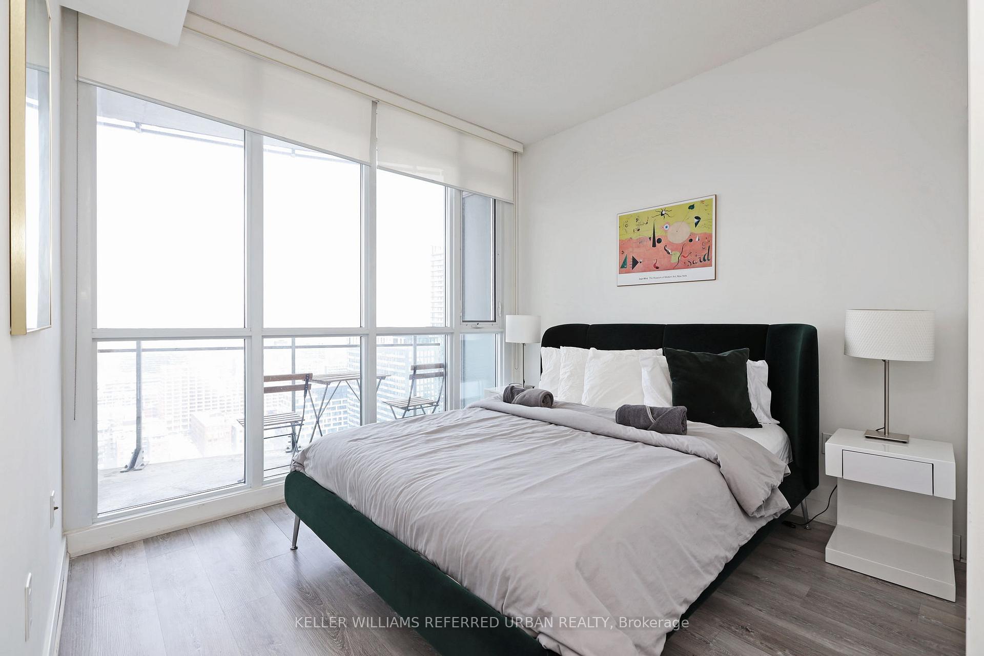 Photo 12 of Unit 3801, 21 Iceboat Terrace, Toronto, Waterfront Communities — HOMEH