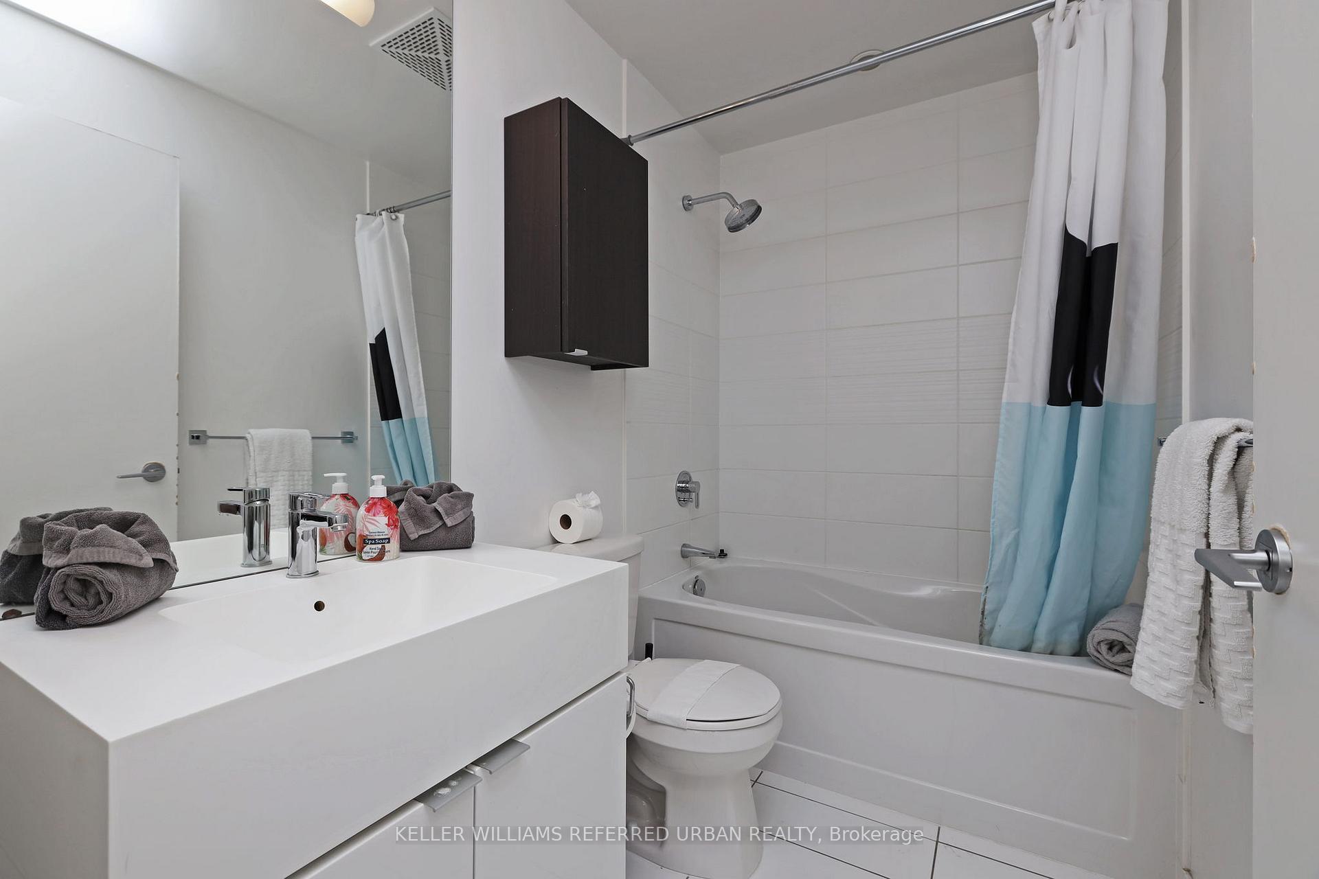 Photo 14 of Unit 3801, 21 Iceboat Terrace, Toronto, Waterfront Communities — HOMEH