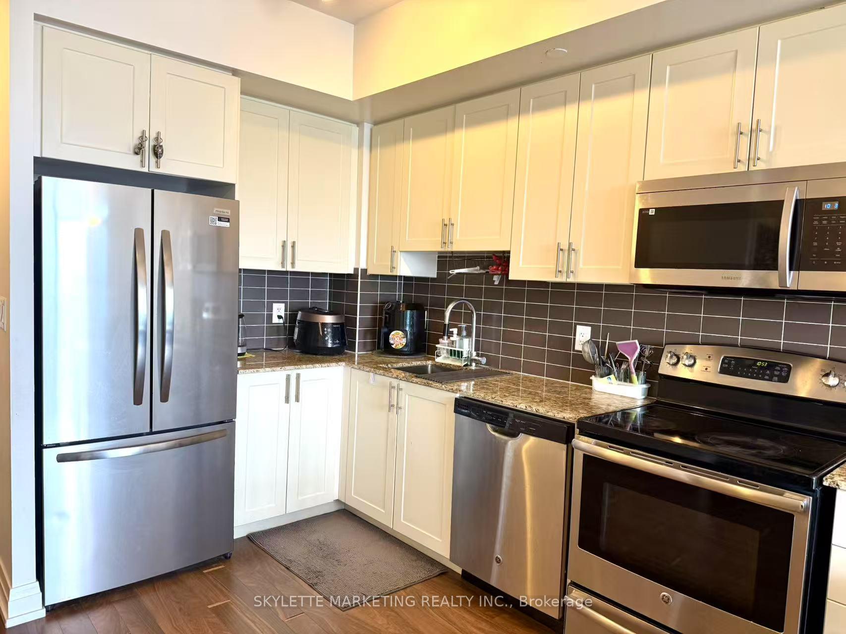 Photo 8 of Unit 2401, 7165 Yonge Street N, Markham, Grandview — HOMEH