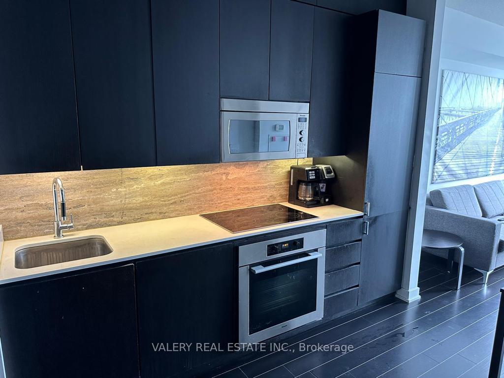Photo 3 of Unit 4103, 15 Iceboat Terrace, Toronto, Waterfront Communities — HOMEH