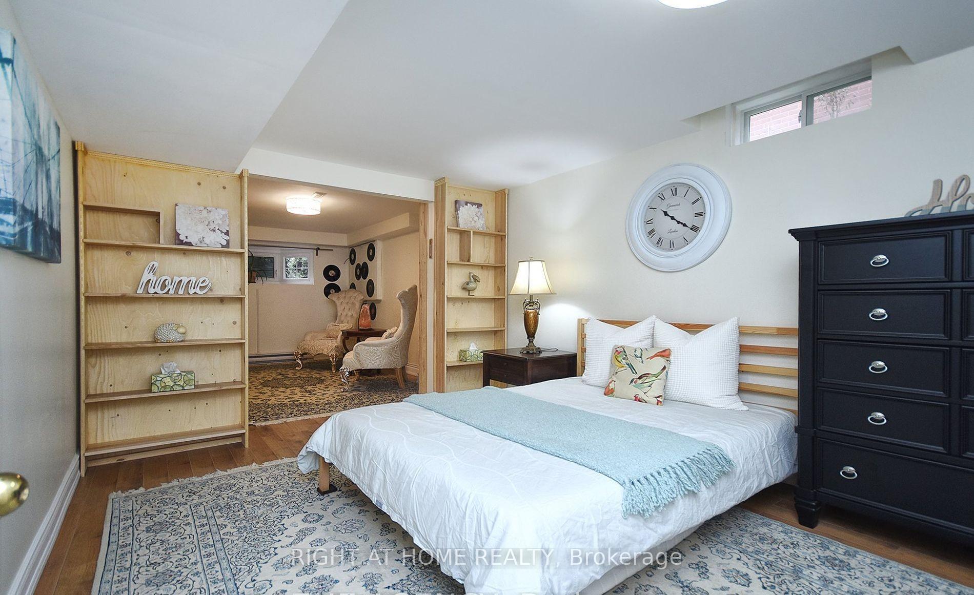 Photo 5 of 142 Kemano Road, Aurora, Aurora Heights — HOMEH
